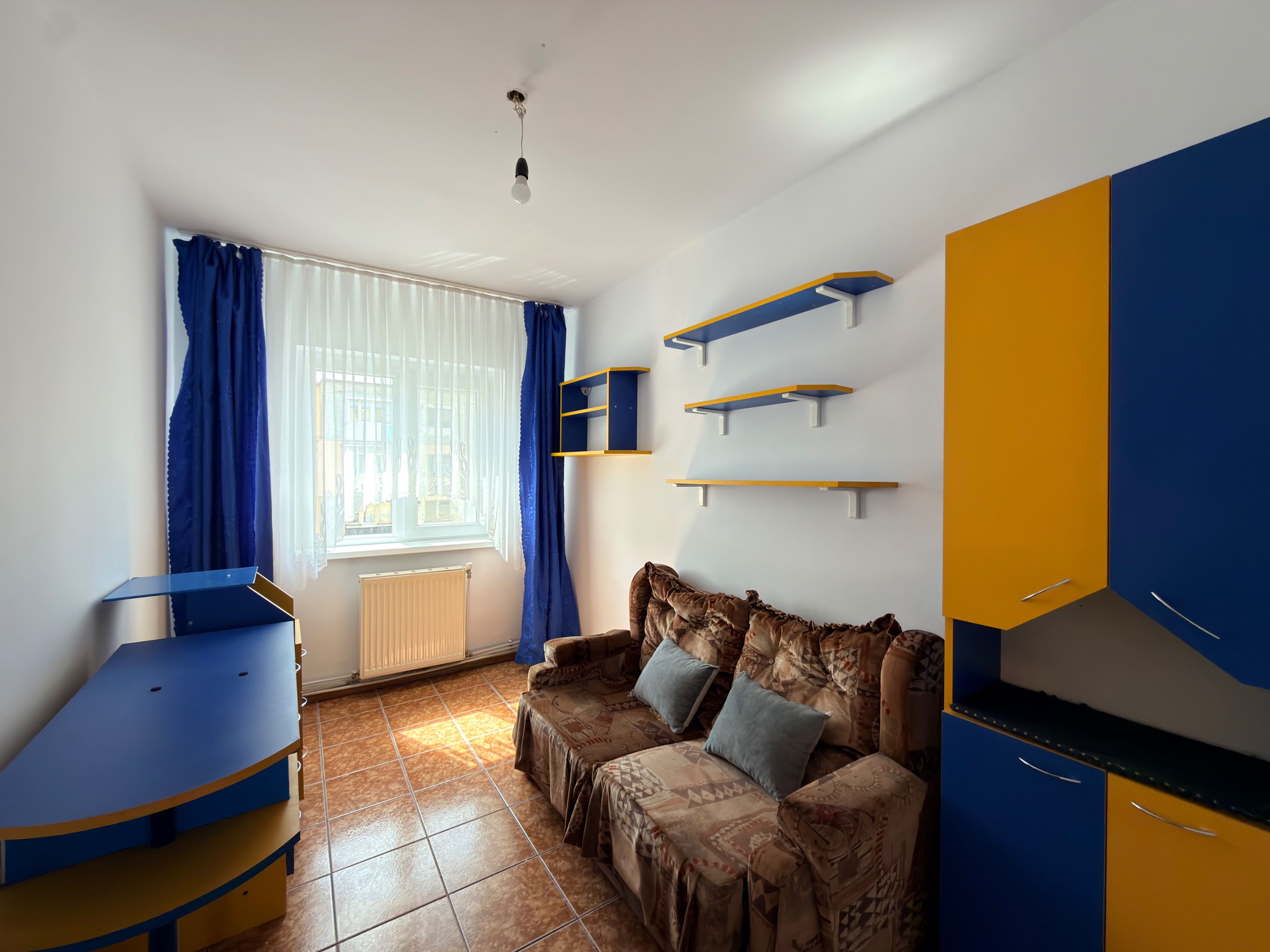 Apartament 3 camere etaj 3- Campulung-Zona Visoi! — fotografia 11