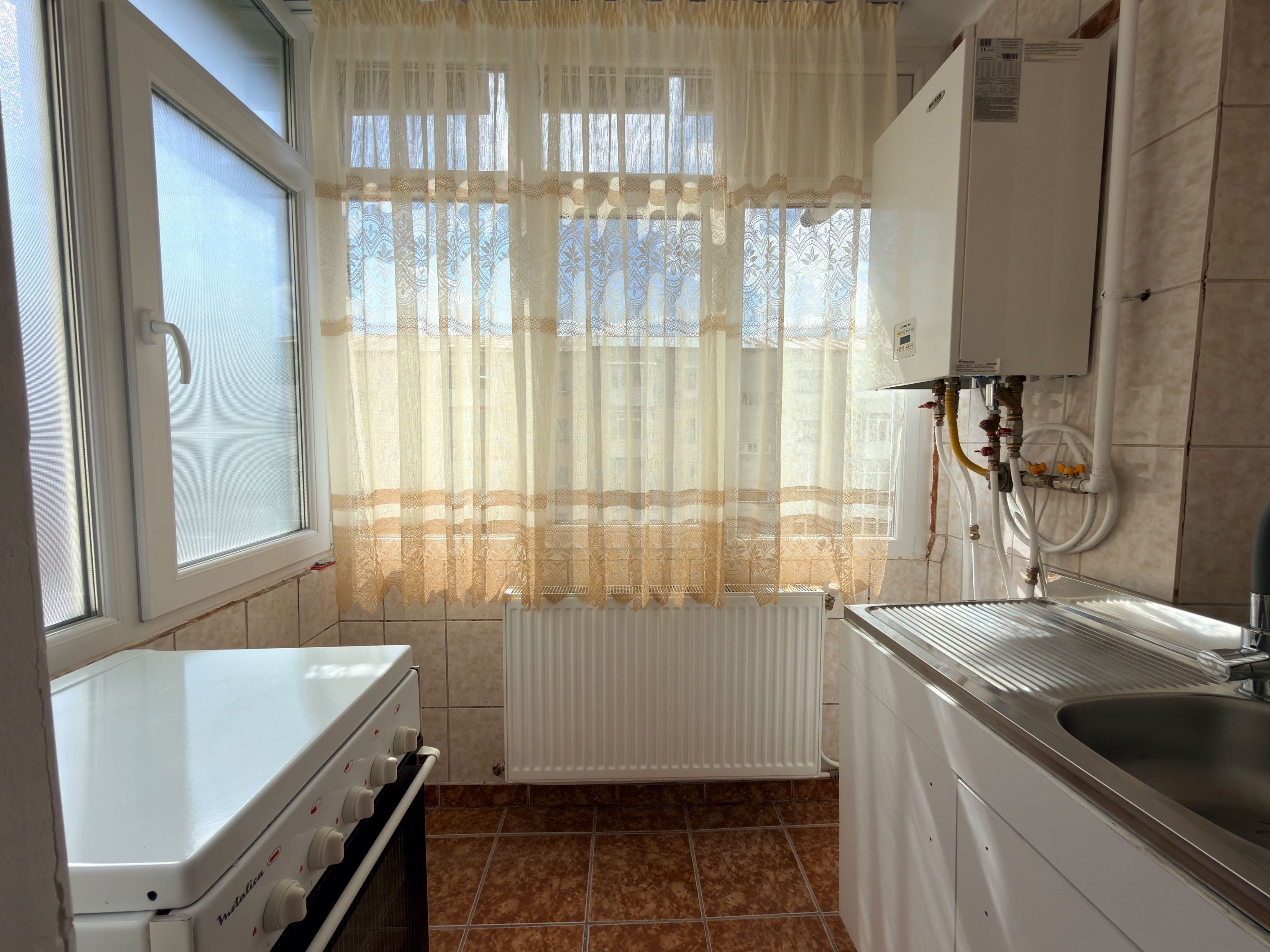 Apartament 3 camere etaj 3- Campulung-Zona Visoi! — fotografia 8