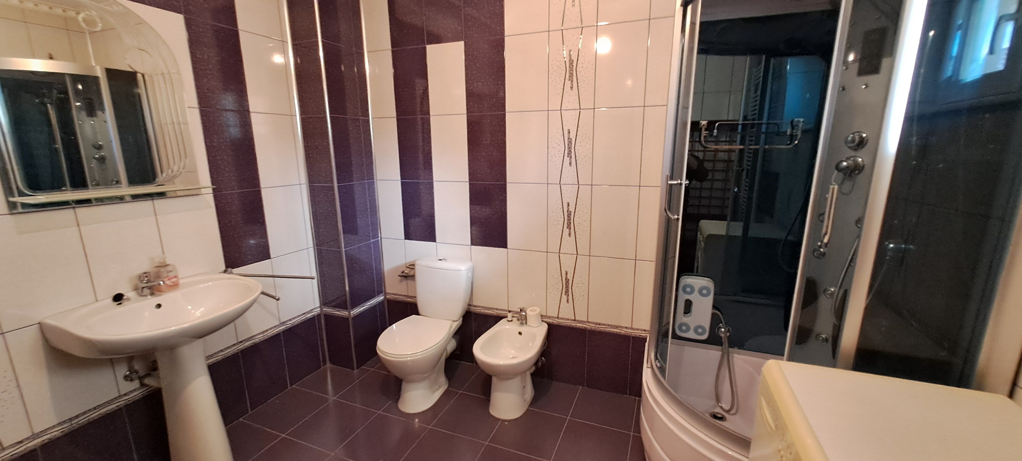Vilă cu potențial comercial și rezidențial — fotografia 19