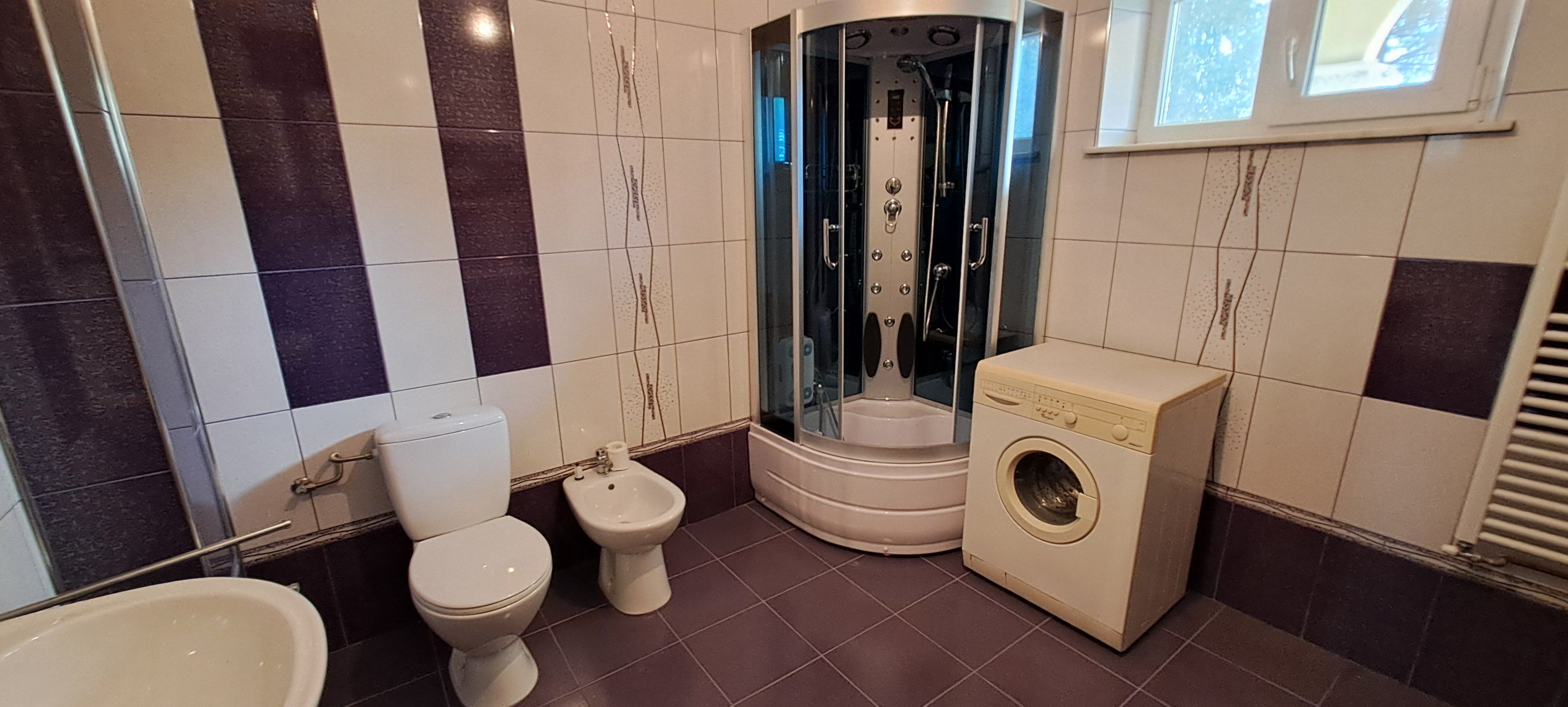 Vilă cu potențial comercial și rezidențial — fotografia 26