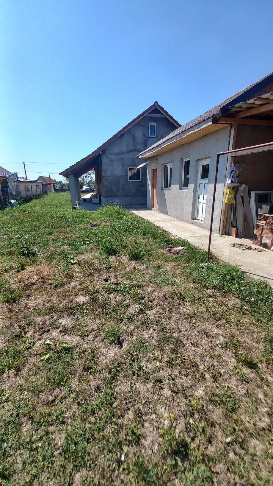 Vând casă în Gelu — fotografia 3