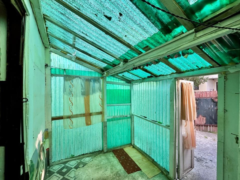 Casa 2 camere, WC exterior, separatie de gaze, Democratiei, Ploiesti — fotografia 12