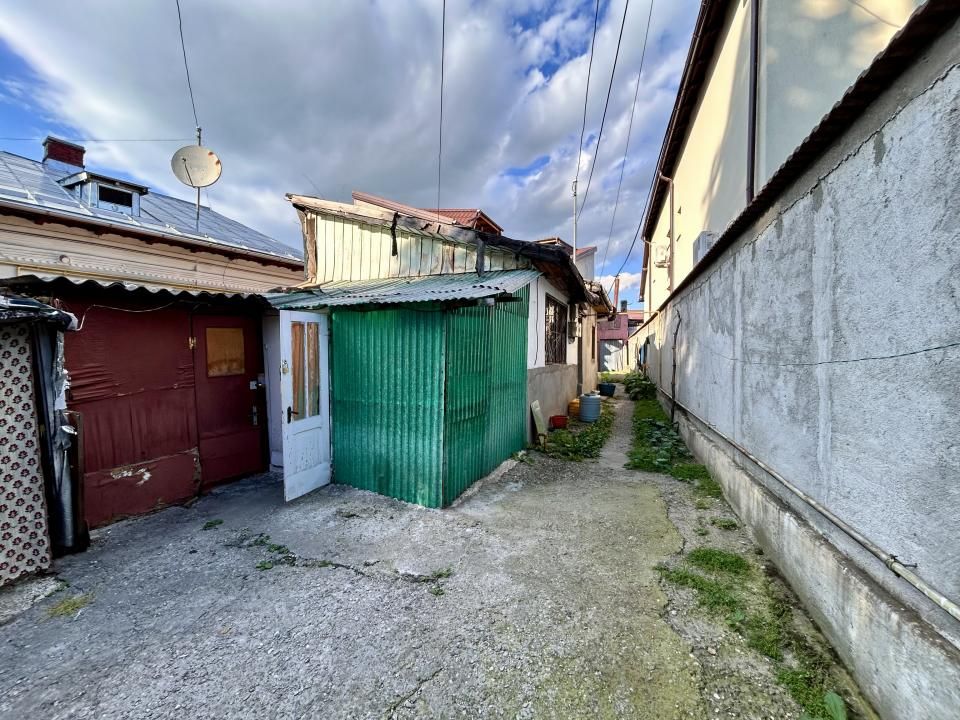 Casa 2 camere, WC exterior, separatie de gaze, Democratiei, Ploiesti — fotografia 13