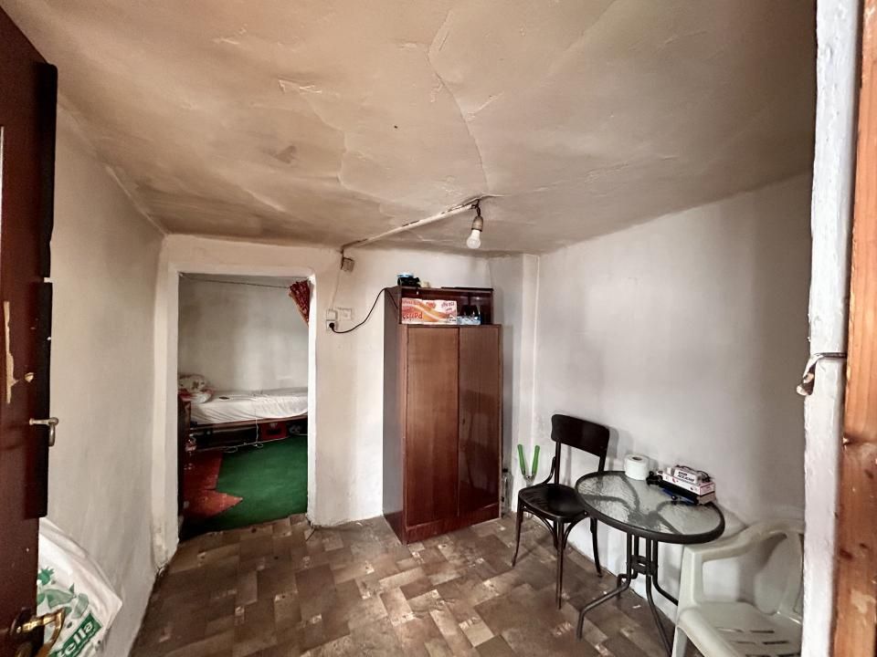 Casa 2 camere, WC exterior, separatie de gaze, Democratiei, Ploiesti — fotografia 4
