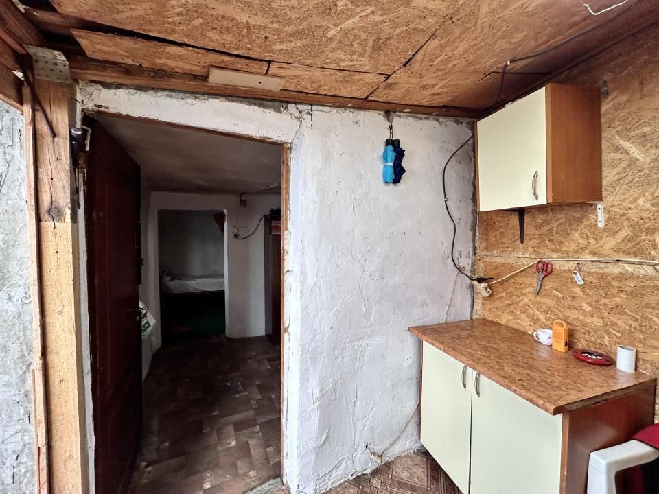 Casa 2 camere, WC exterior, separatie de gaze, Democratiei, Ploiesti — fotografia 5