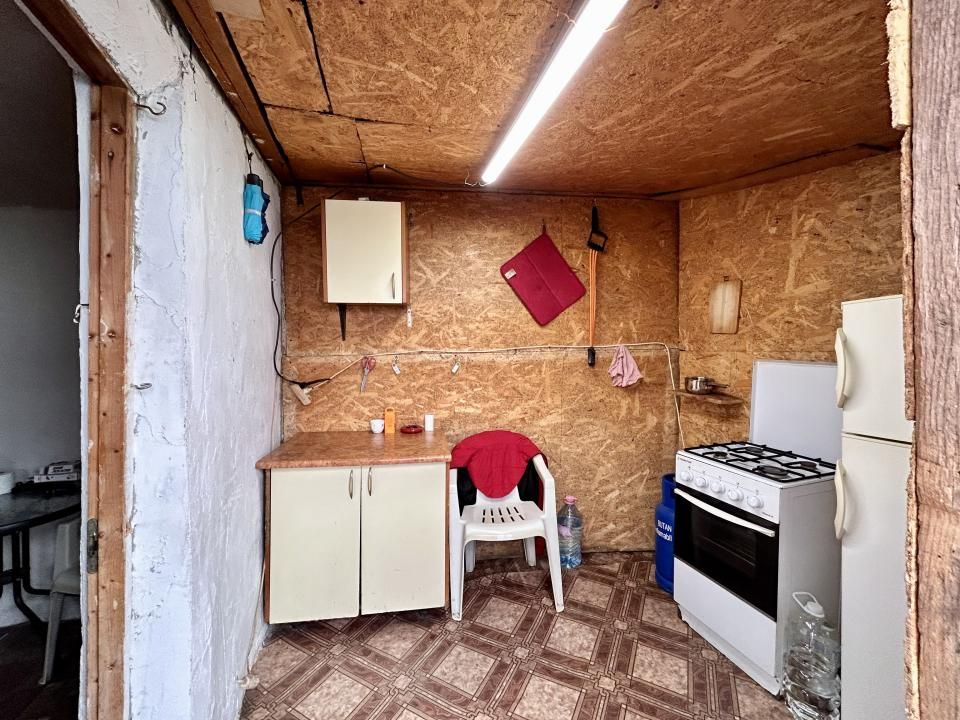 Casa 2 camere, WC exterior, separatie de gaze, Democratiei, Ploiesti — fotografia 6