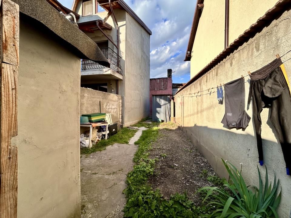 Casa 2 camere, WC exterior, separatie de gaze, Democratiei, Ploiesti — fotografia 7