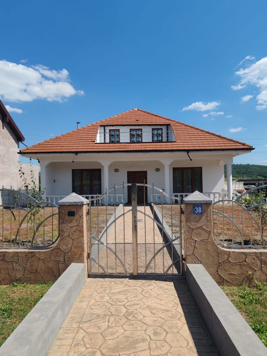Casa exclusivista, complet mobilata si utilata, Valeni, Vaslui