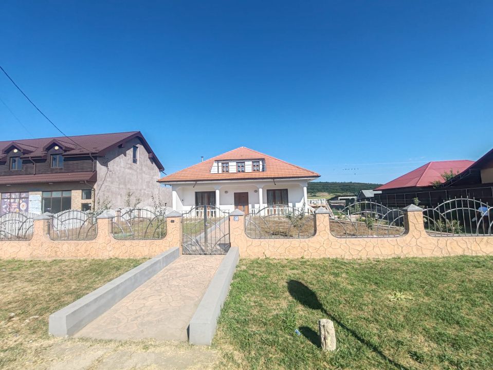 Casa exclusivista, complet mobilata si utilata, Valeni, Vaslui — fotografia 9