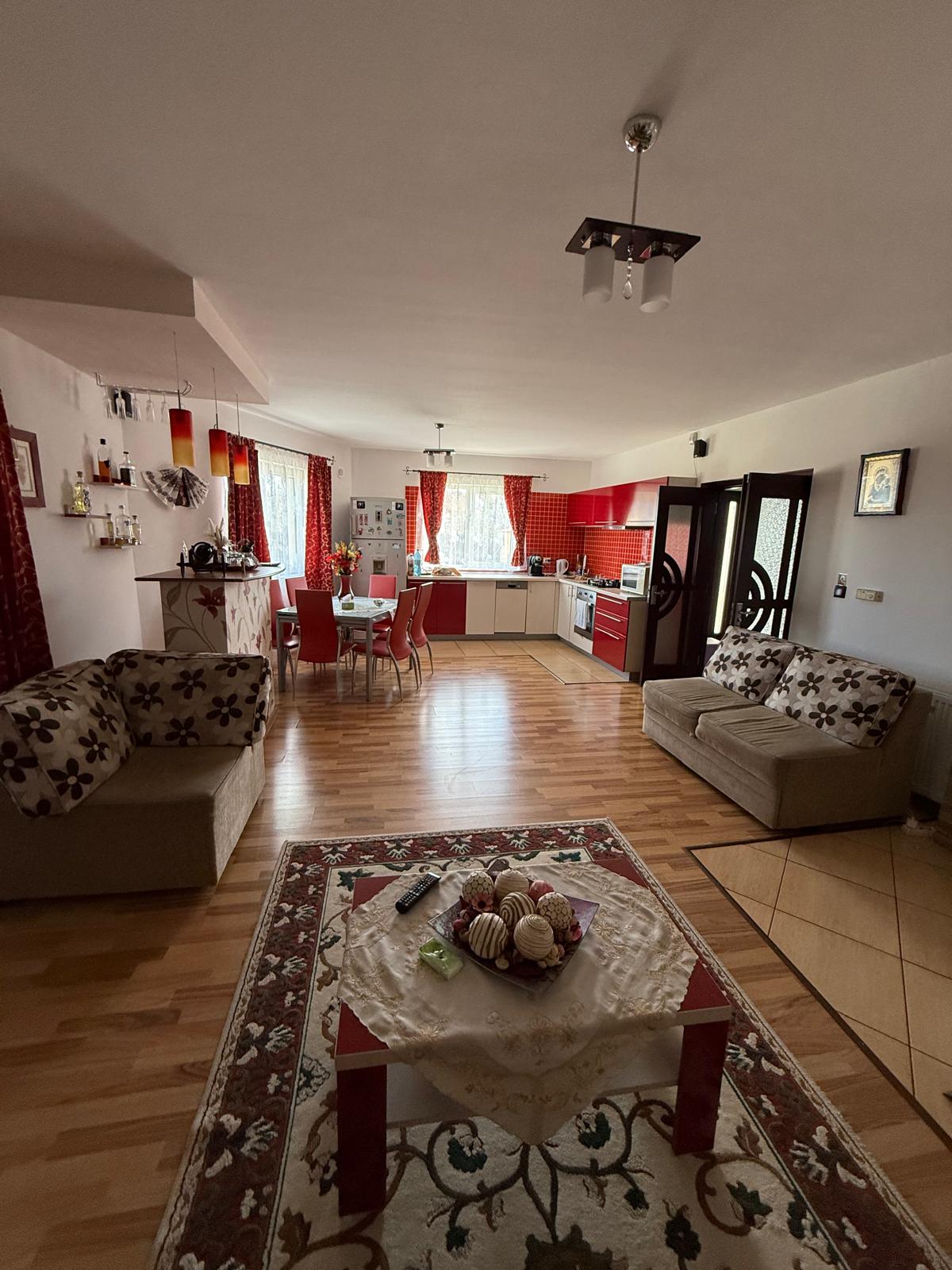 Casa 5 camere, Zona Sf. Ilie Nou