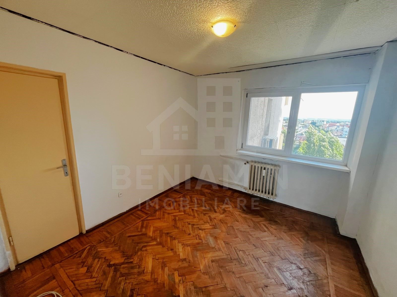 4 Camere-Calea Bucuresti-Rotonda-Spital Neuro-2 Bai-77mp-Liber — fotografia 3