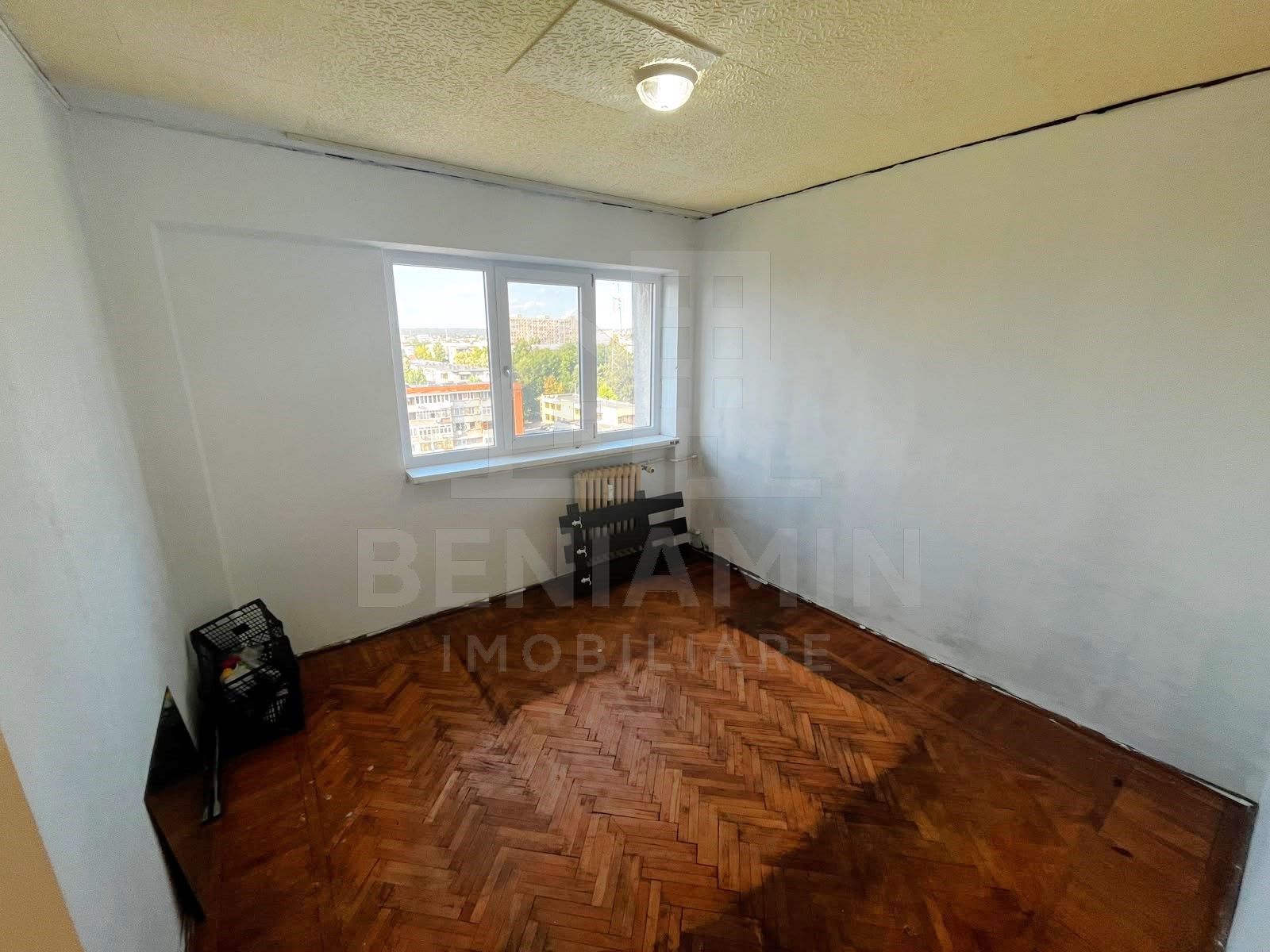 4 Camere-Calea Bucuresti-Rotonda-Spital Neuro-2 Bai-77mp-Liber — fotografia 4