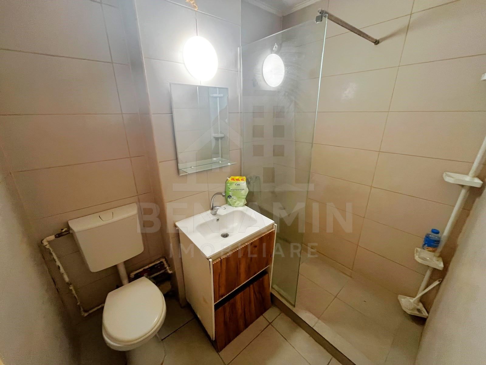 4 Camere-Calea Bucuresti-Rotonda-Spital Neuro-2 Bai-77mp-Liber — fotografia 6
