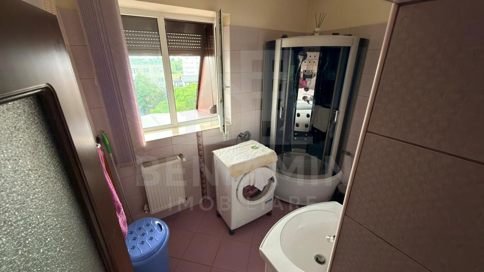 2 camere - 44mp - modern - mobilat - utilat - centrala - Craiovita — fotografia 6