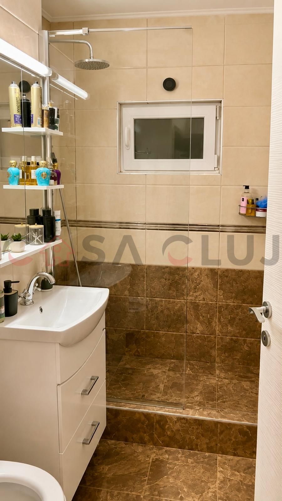 3 camere, la cheie, renovat, etaj intermediar — fotografia 9