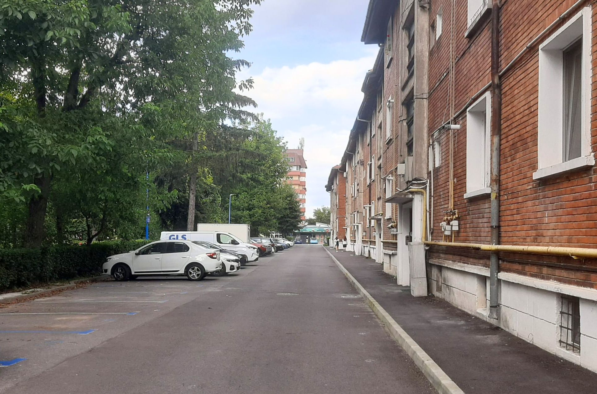 Apartament Renovat 2 Camere + Boxă 7 MP Vedere Superbă spre Tâmpa