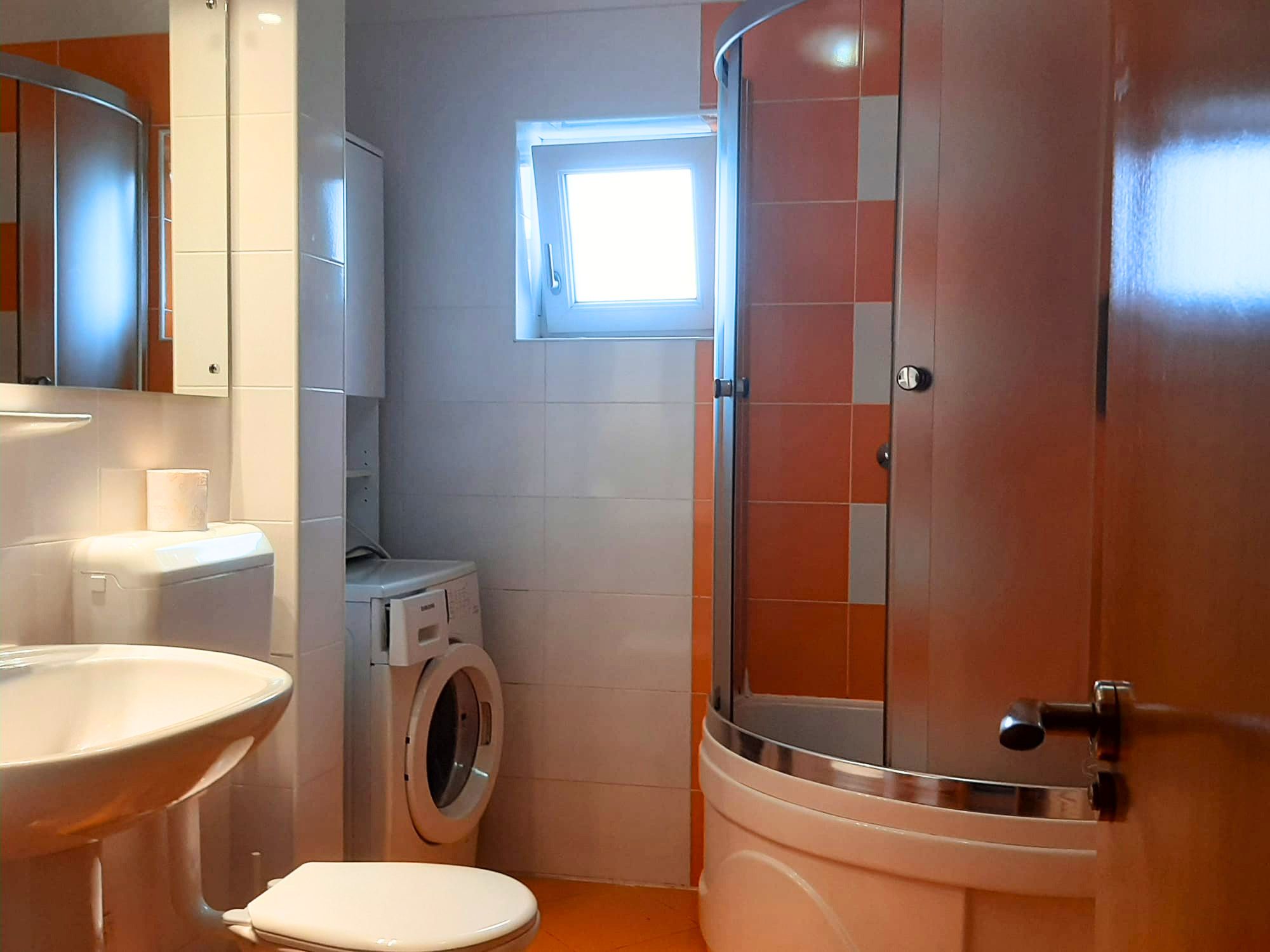 Apartament Renovat 2 Camere + Boxă 7 MP  Vedere Superbă spre Tâmpa — fotografia 11