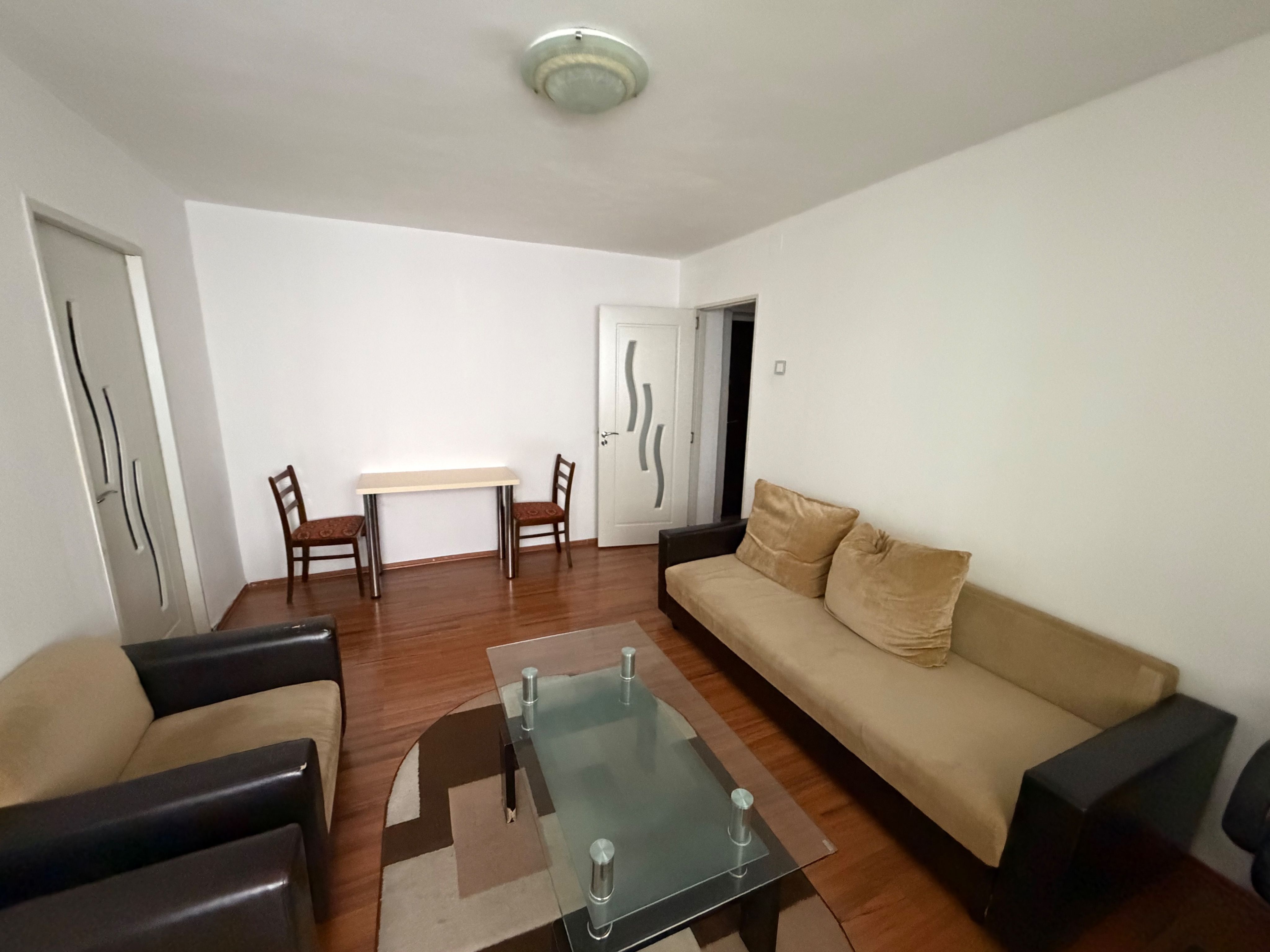 Apartament 2 camere de inchiriat, etaj 1 - zona Cetate