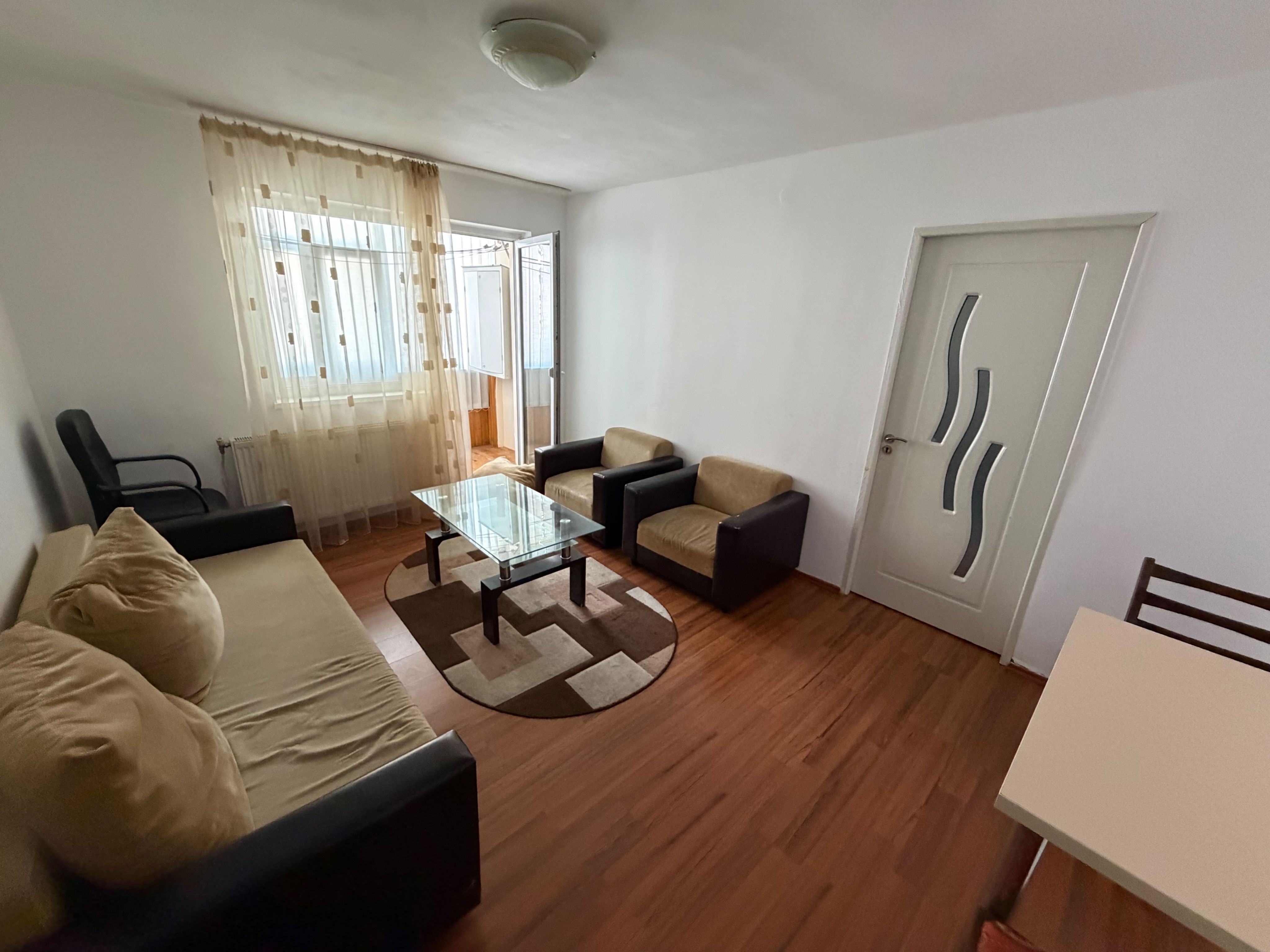 Apartament 2 camere de inchiriat, etaj 1 - zona Cetate — fotografia 3