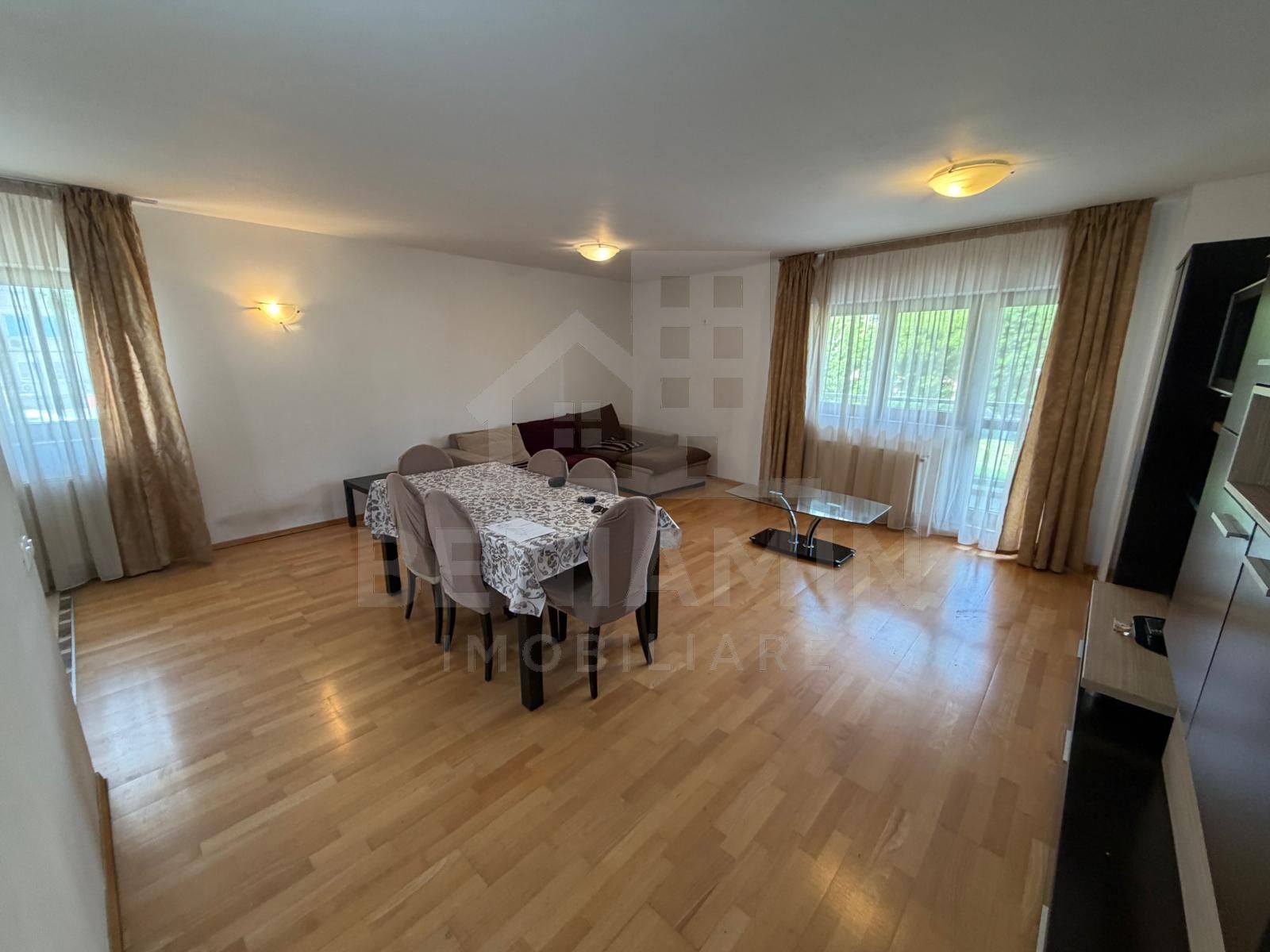3 Camere-Decomandat-Boxa-Loc De Parcare-88mp-Etaj 1-Privilegio-Brasov