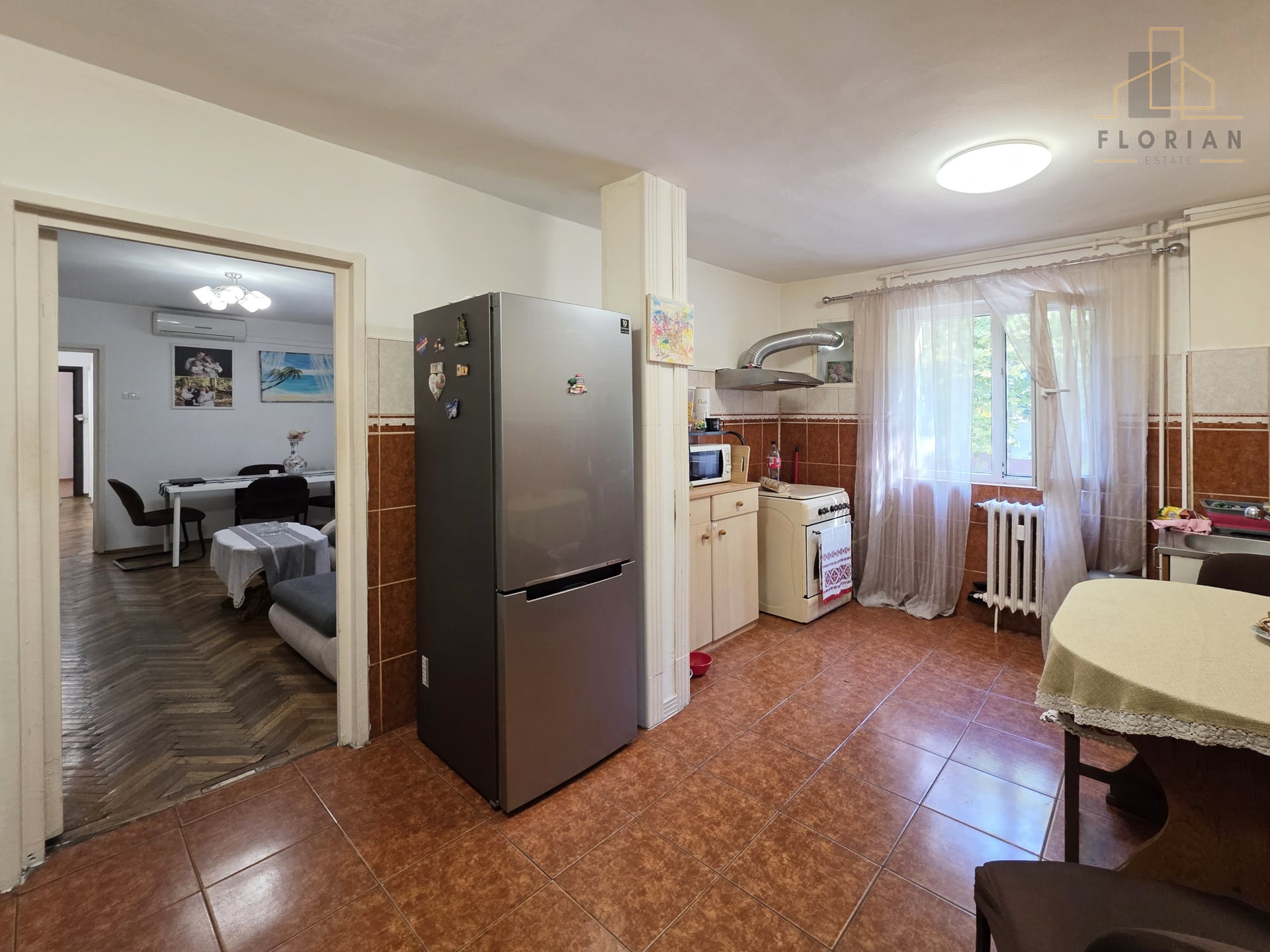 Apartament 3 camere în Circumvalațiunii etaj 1 — fotografia 6