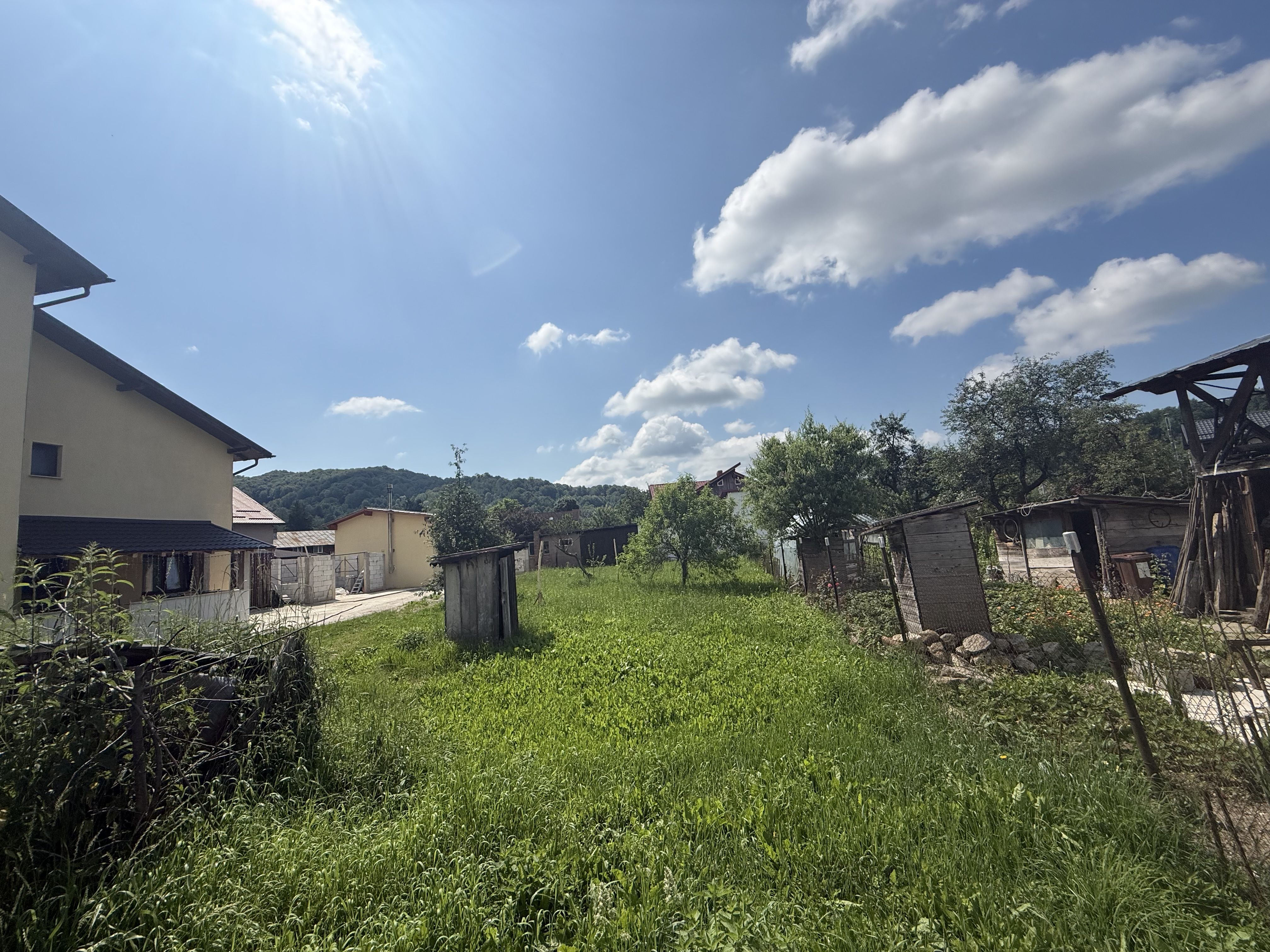 Casă + anexă și teren intravilan 813 mp cu toate utilitățile ! — fotografia 2