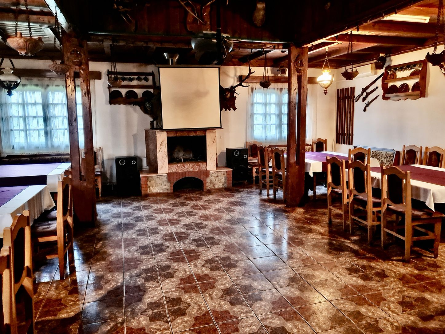 Restaurant/Pensiune Quattro Ruote – acces direct din DJ24 — fotografia 4