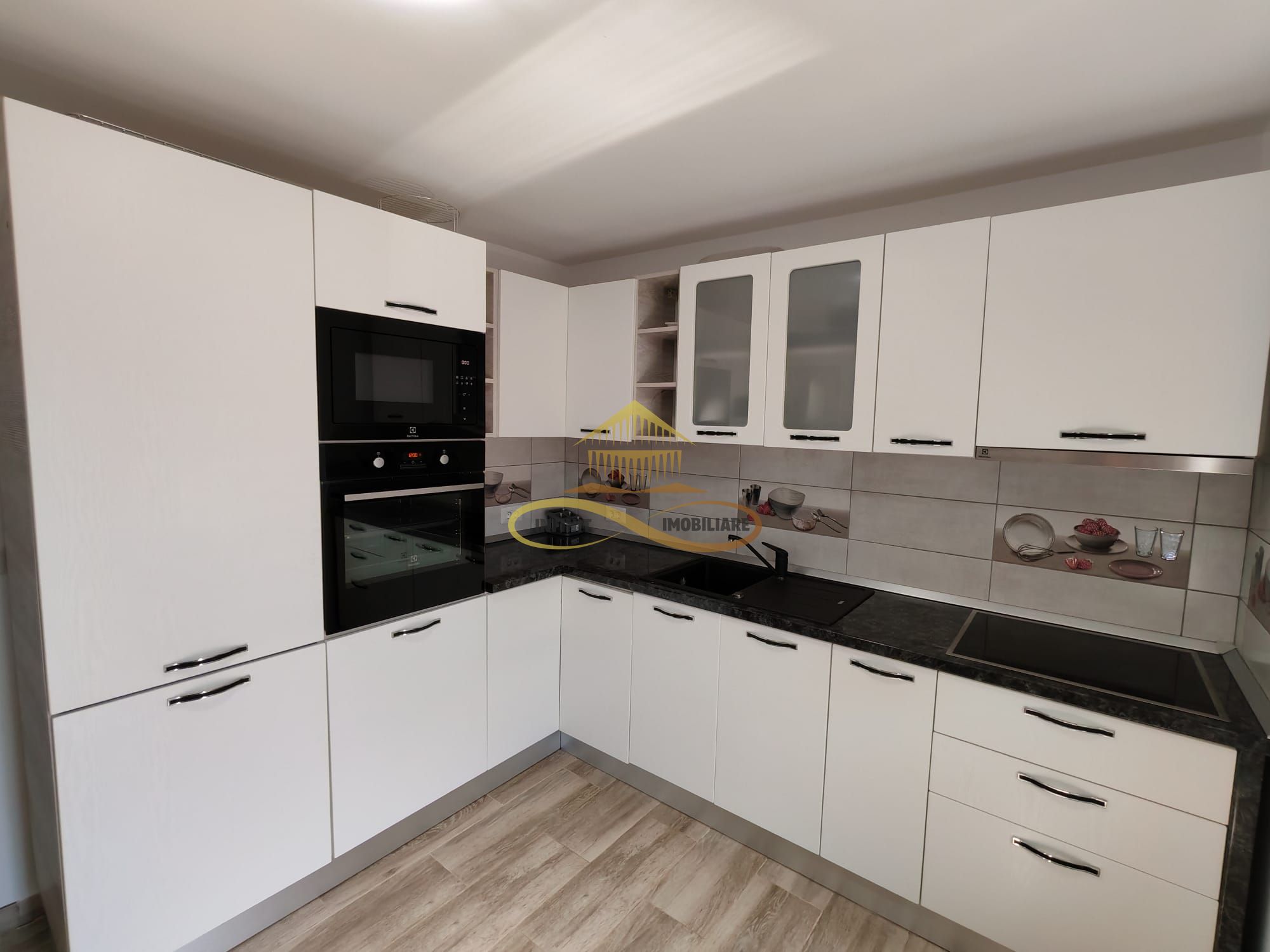 Casa complet mobilata, 3 dormitoare, garaj și livada – Racaciuni — fotografia 4