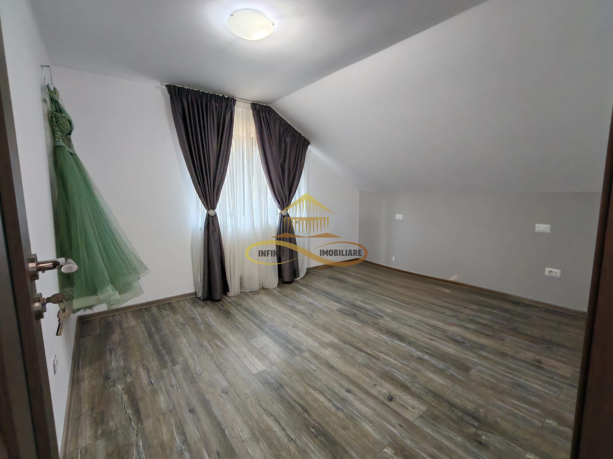 Casa complet mobilata, 3 dormitoare, garaj și livada – Racaciuni — fotografia 7