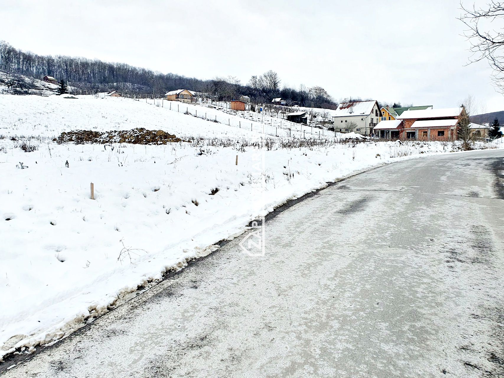 Teren intravilan 1.500 mp. Corunca Valea Iubirii 65 euro mp — fotografia 5