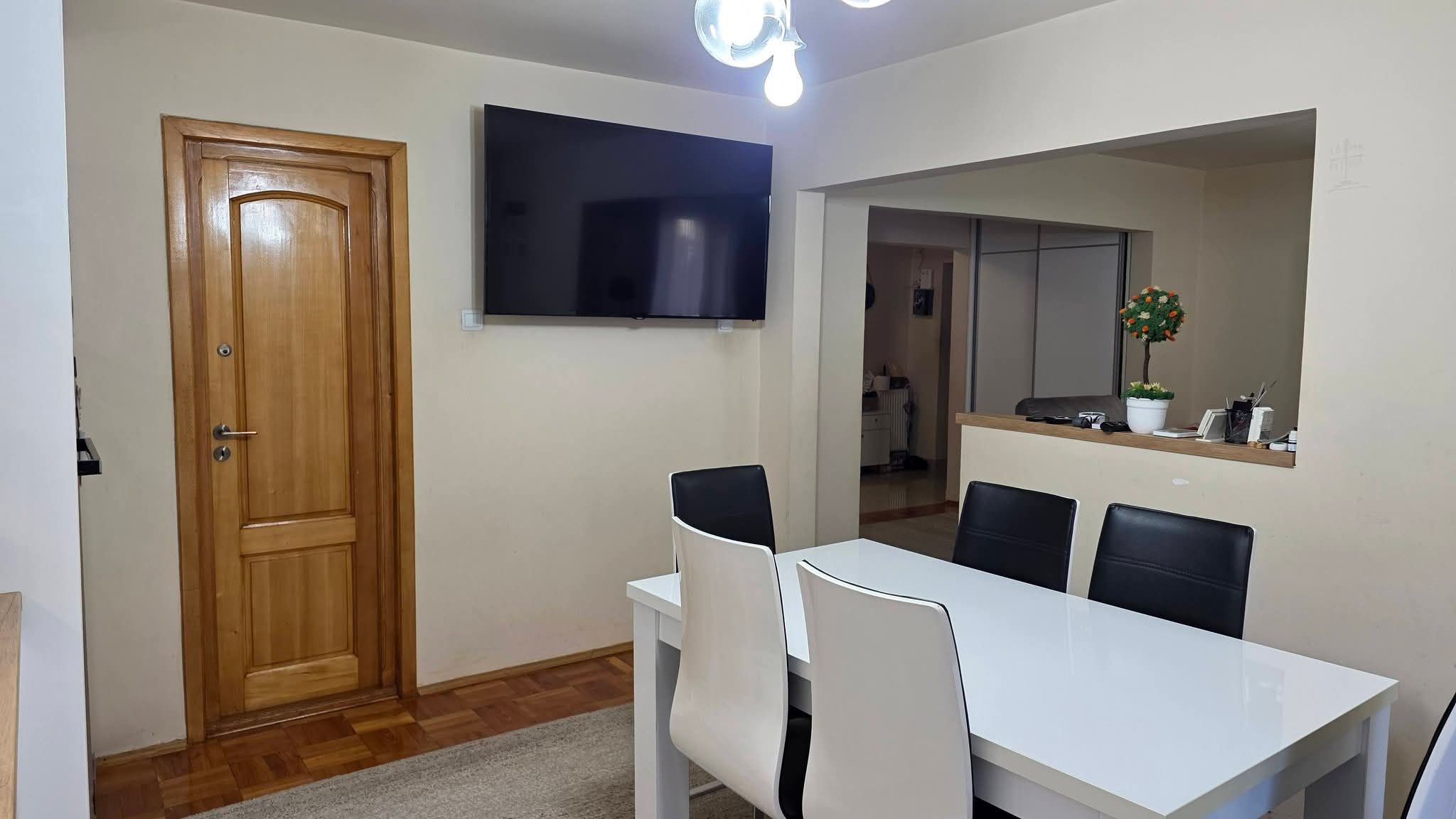 Apartament decomandat 3 camere, 100 mp | Etaj 1 | ZONA FARMEC — fotografia 8