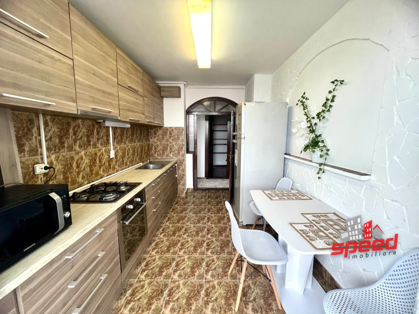 De închiriat apartament 3 camere în Târgu Mureș - Ultracentral — fotografia 8
