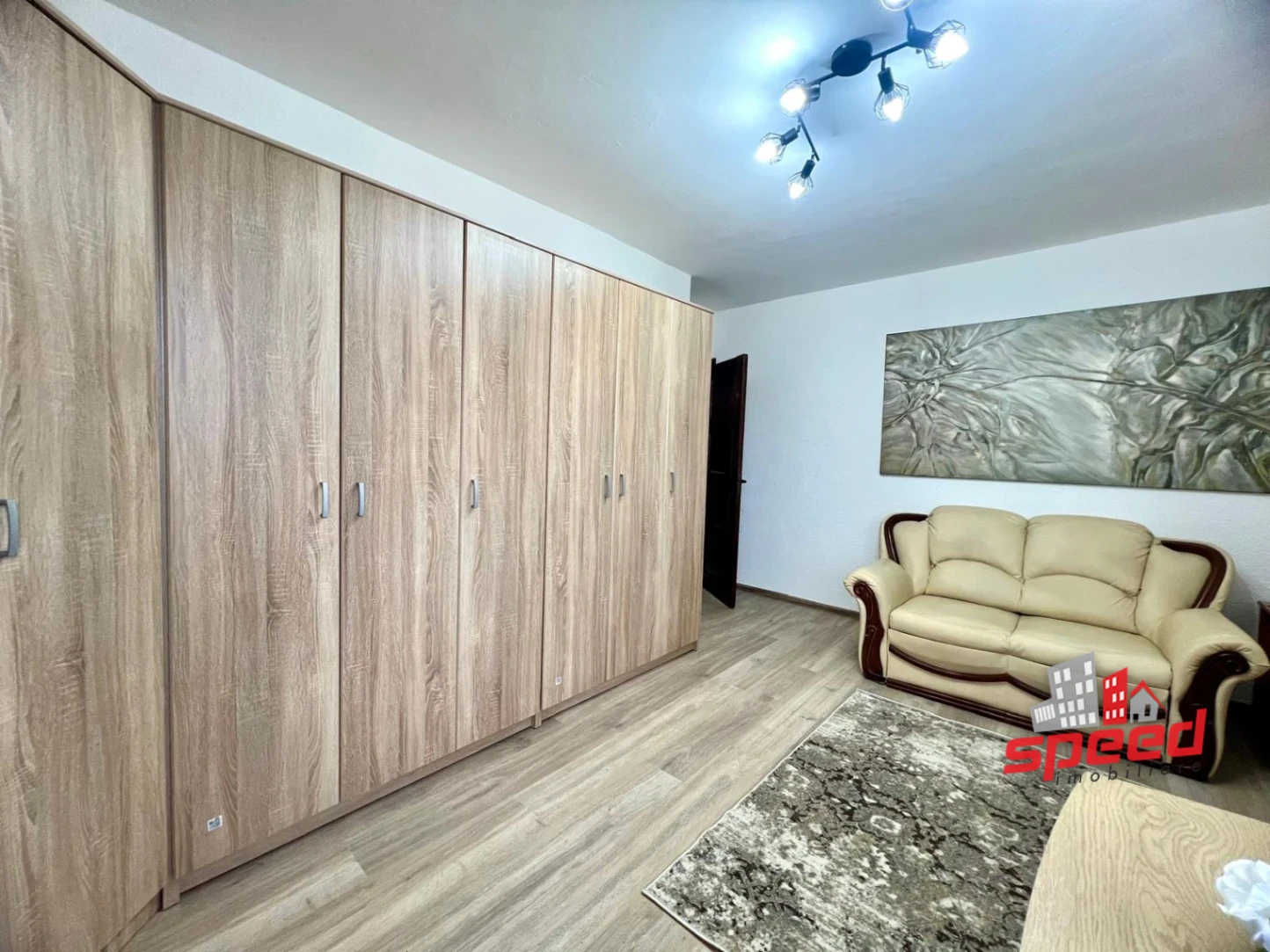 De închiriat apartament 3 camere în Târgu Mureș - Ultracentral — fotografia 3