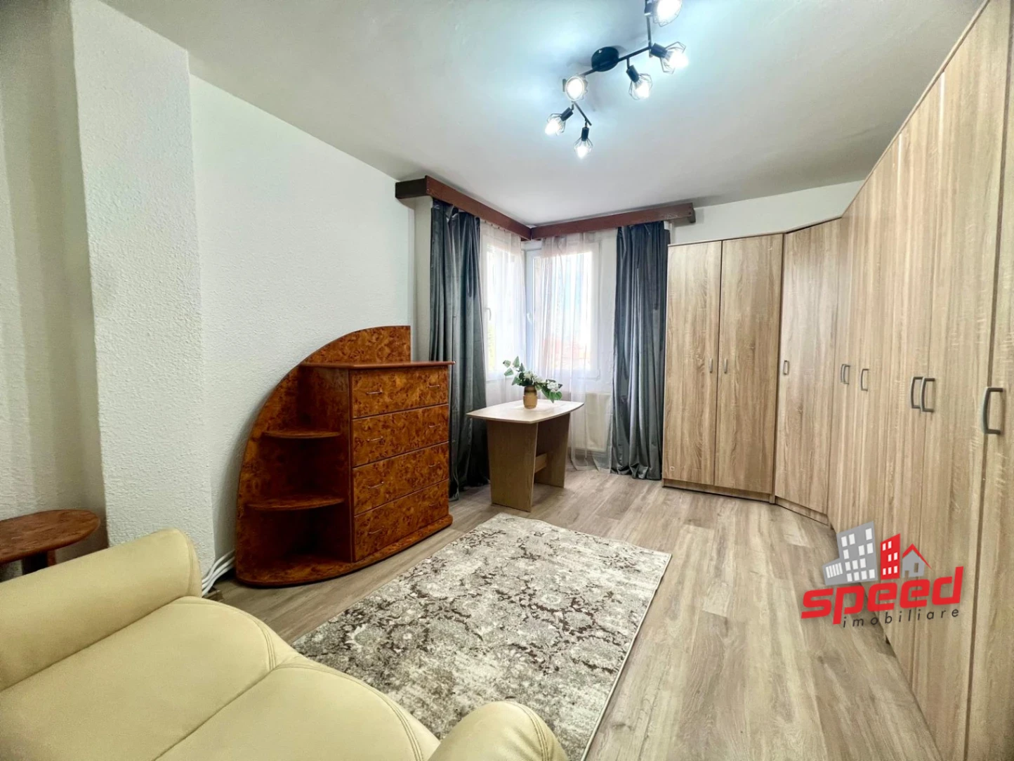 De închiriat apartament 3 camere în Târgu Mureș - Ultracentral — fotografia 4