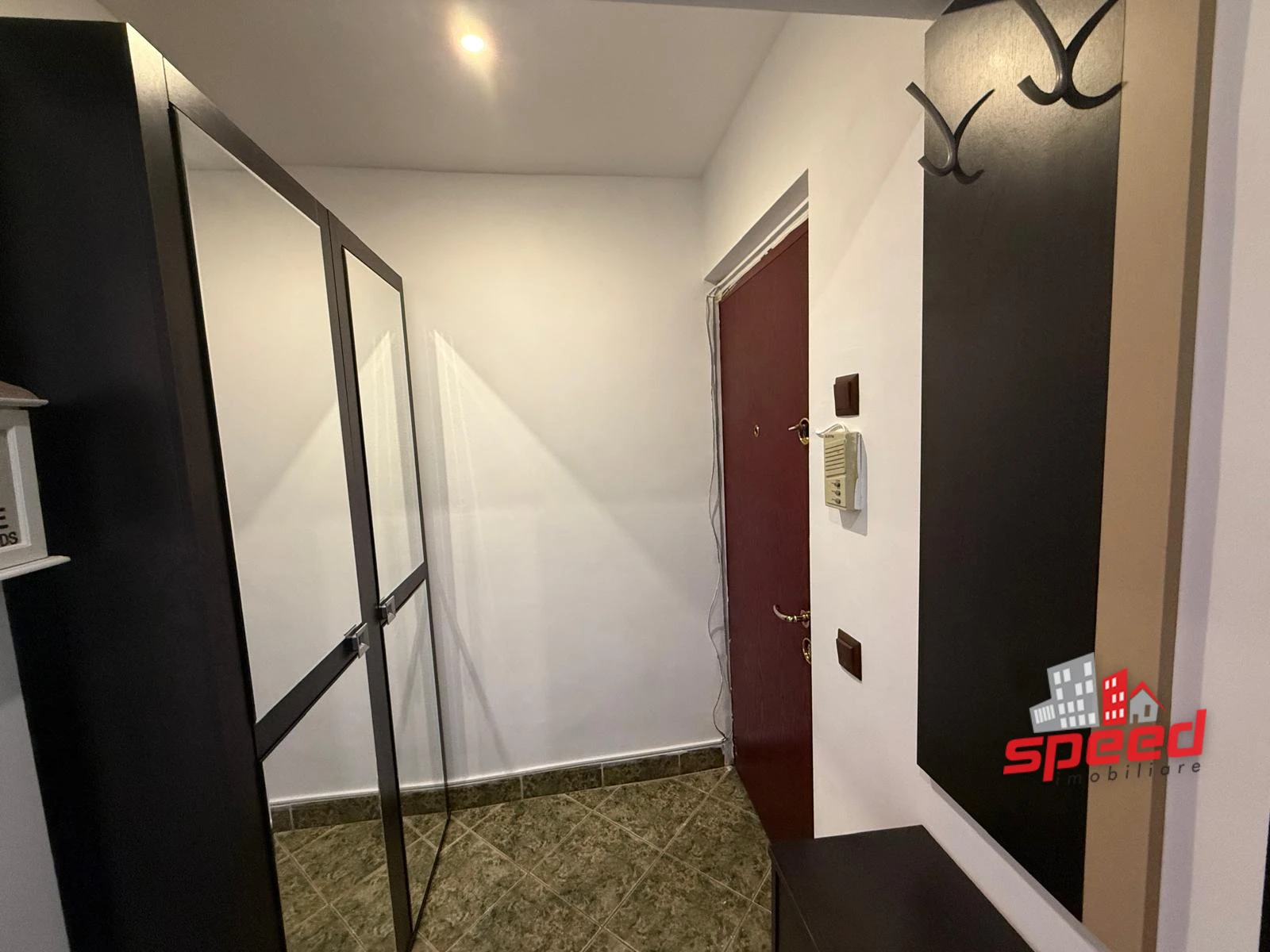 Apartament 4 camere de închiriat în Târgu Mureș — fotografia 8