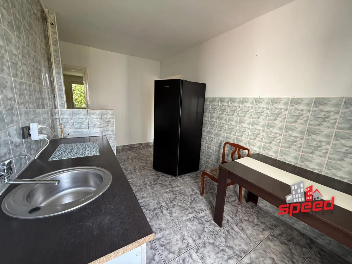 De închiriat apartament cu 3 camere în Tg Mureş - Unirii — fotografia 6