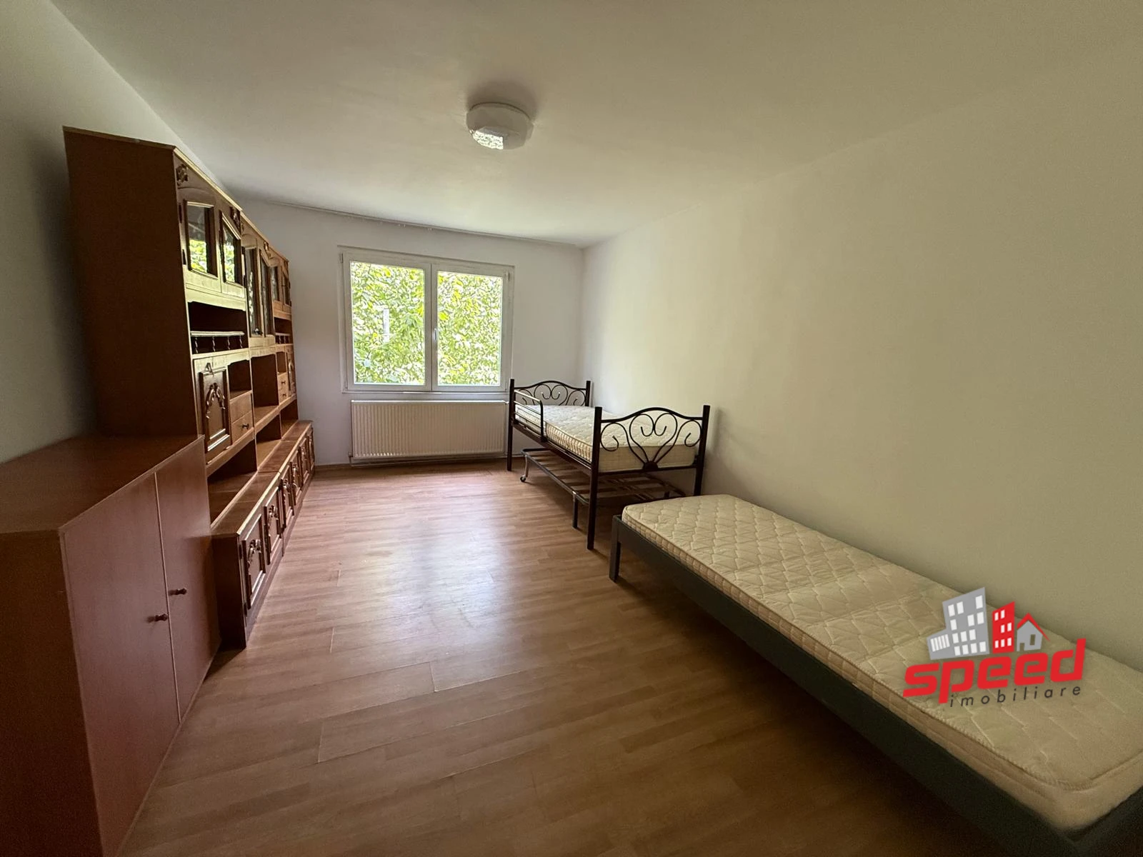 De închiriat apartament cu 3 camere în Tg Mureş - Unirii — fotografia 2