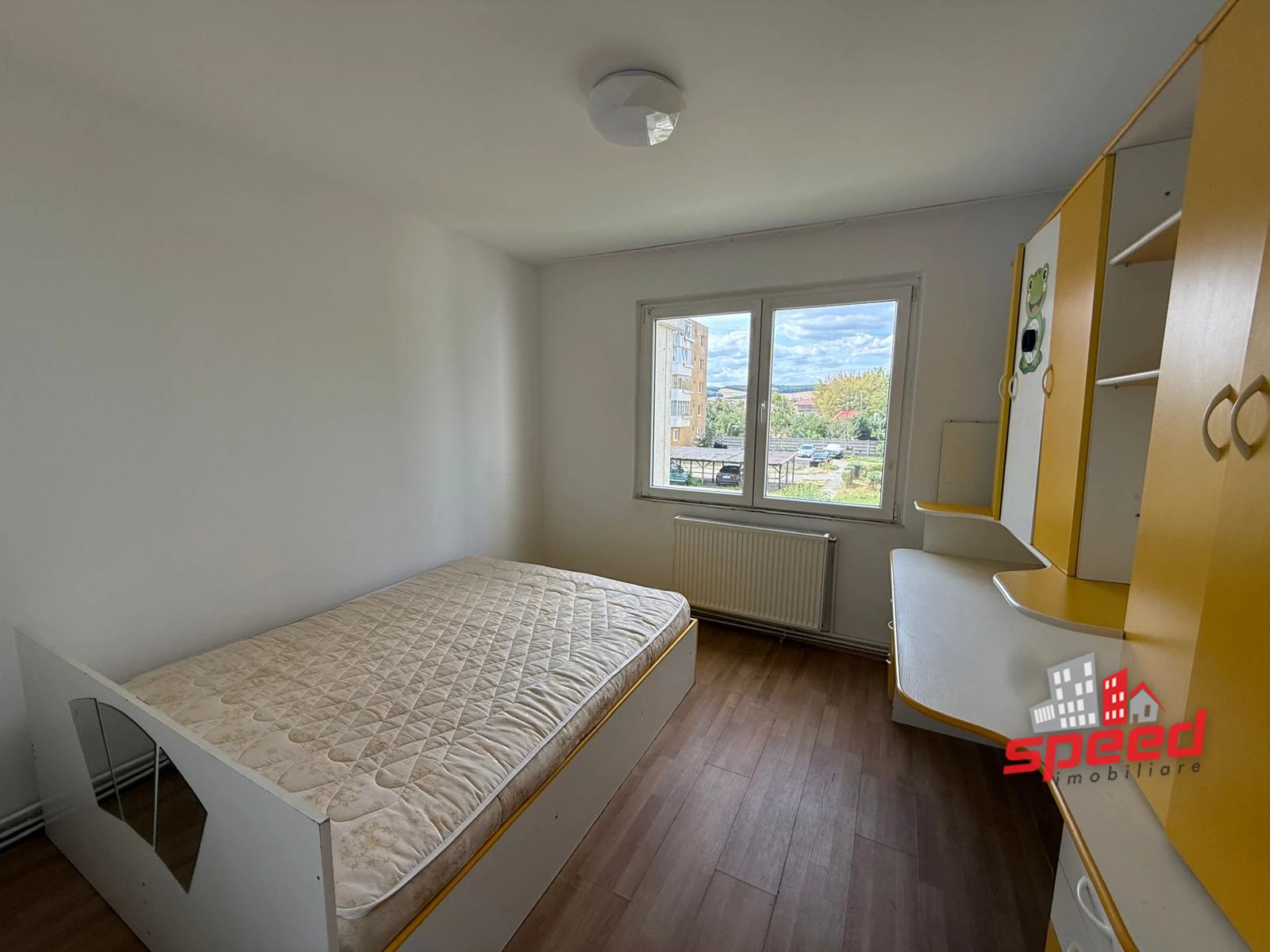De închiriat apartament cu 3 camere în Tg Mureş - Unirii — fotografia 8