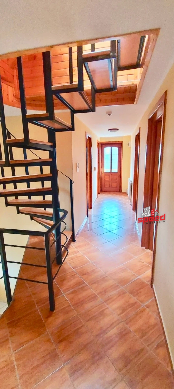 A/14831 Casă singur în curte 10 camere de vânzare în Sovata — fotografia 13