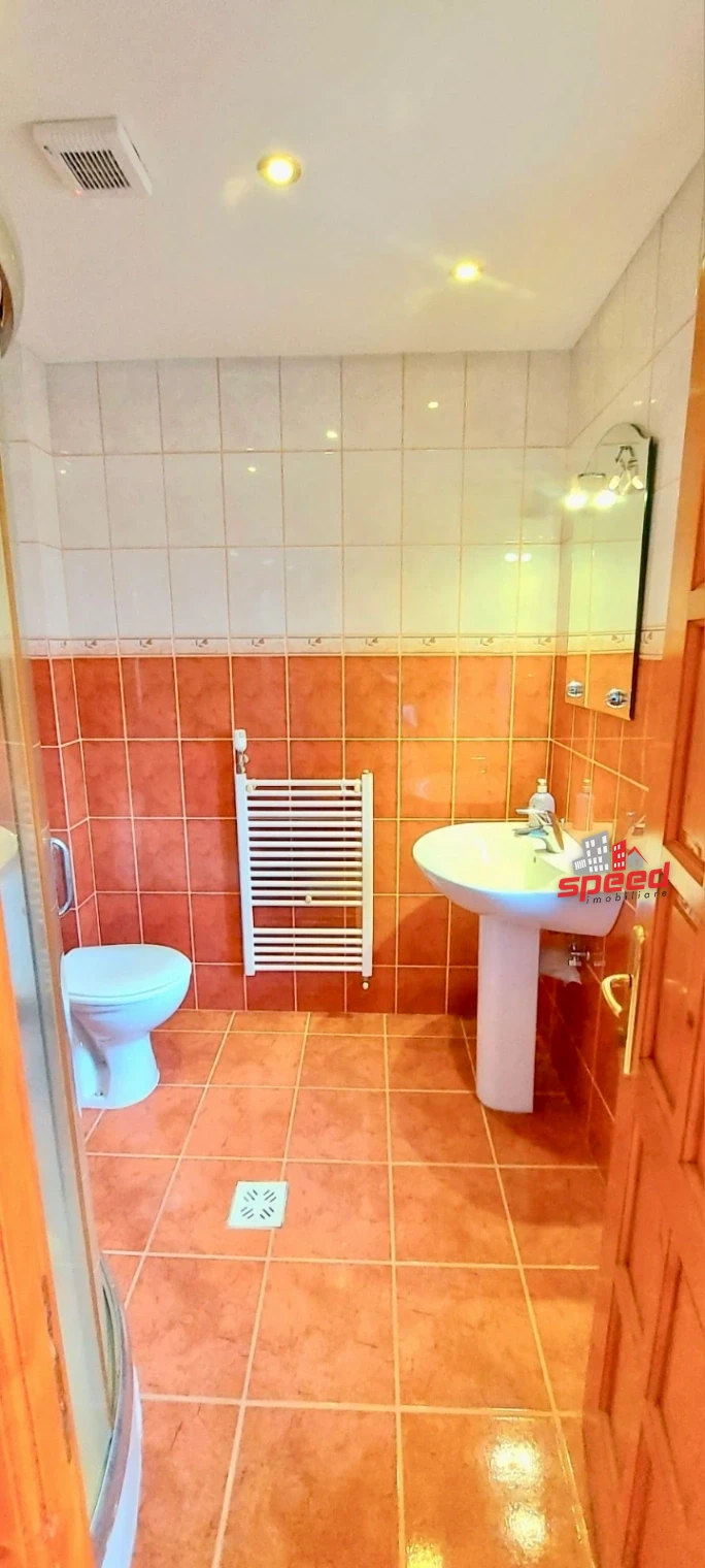 A/14831 Casă singur în curte 10 camere de vânzare în Sovata — fotografia 5