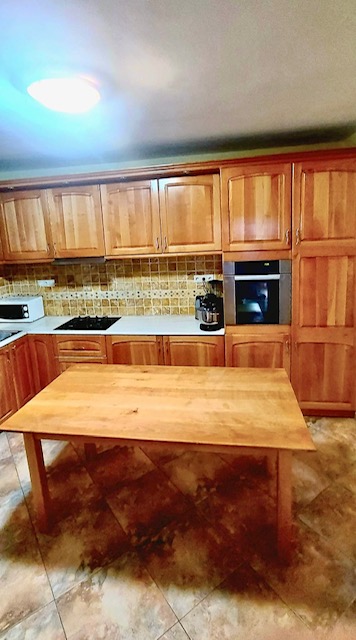 A/14831 Casă singur în curte 10 camere de vânzare în Sovata — fotografia 3