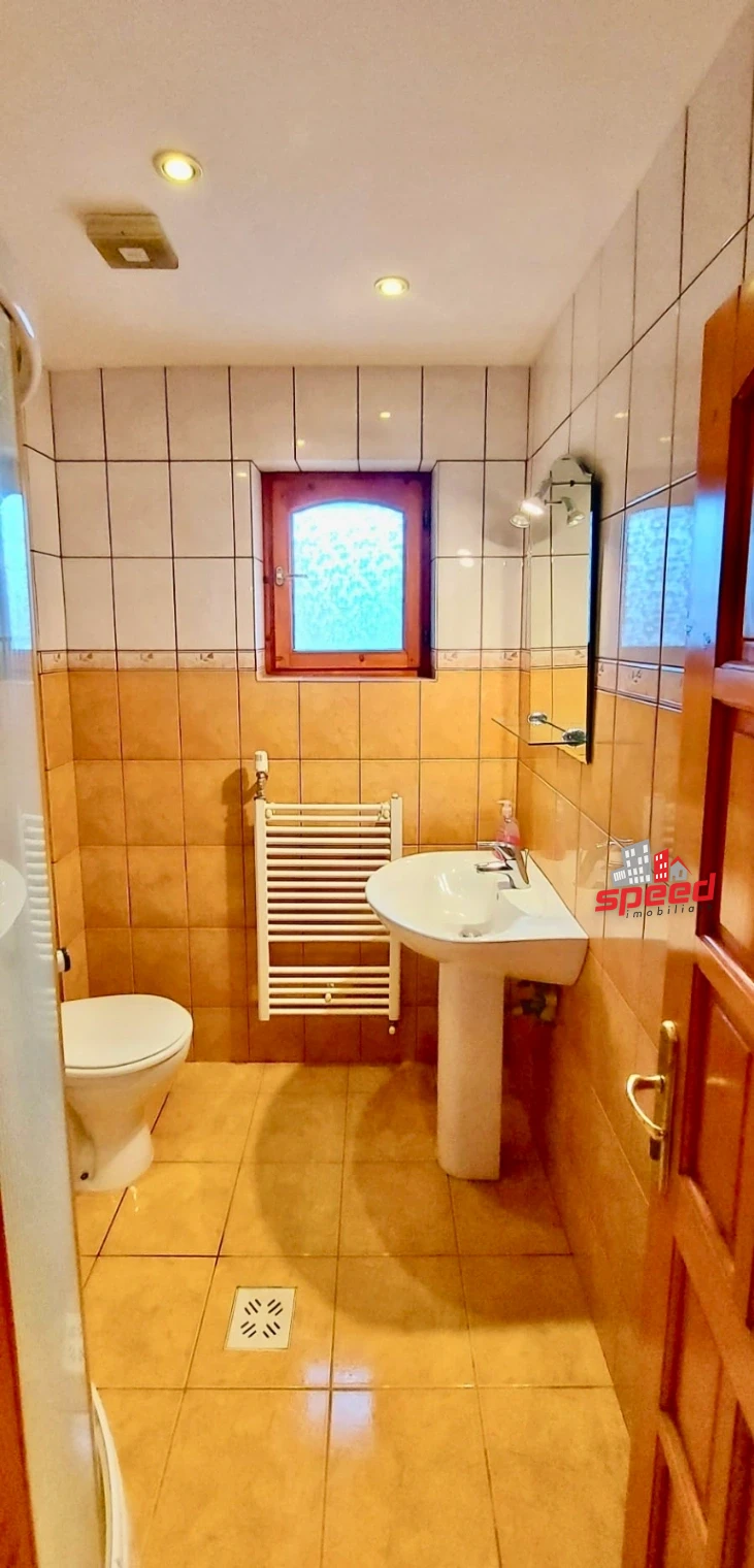 A/14831 Casă singur în curte 10 camere de vânzare în Sovata — fotografia 10