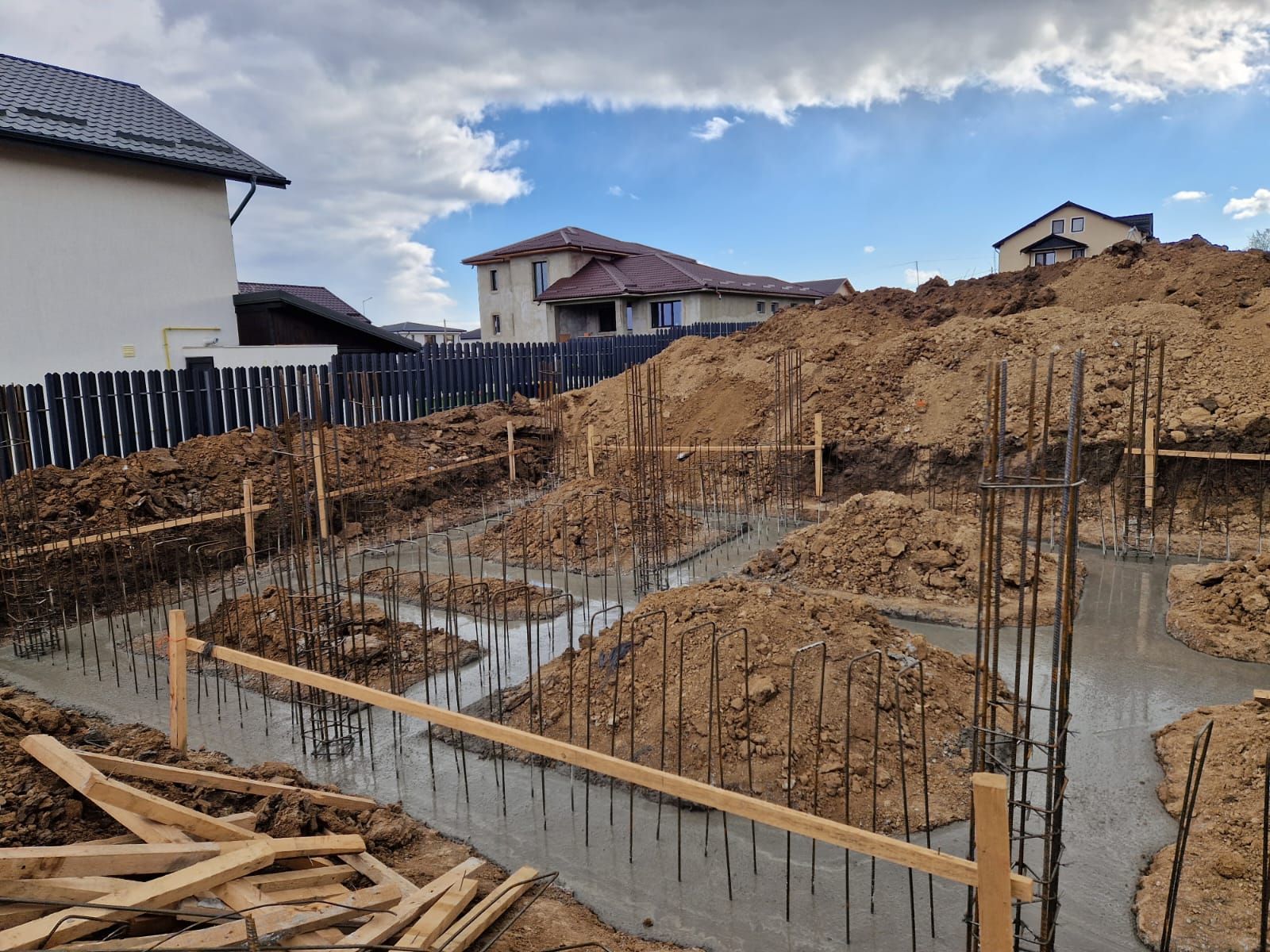 Teren 1000 mp cu proiect de casă, cu fundație turnată și utilități — fotografia 10