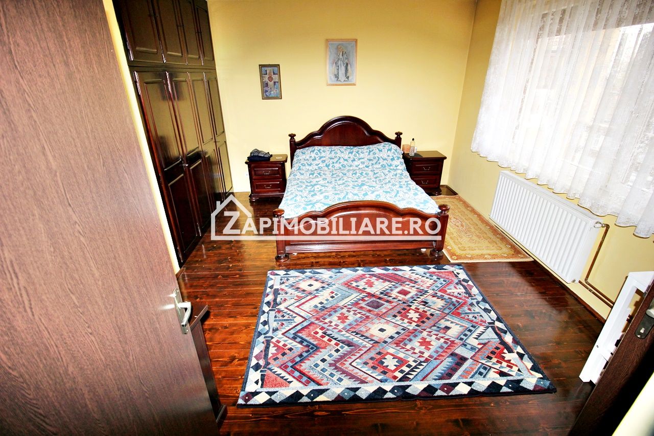 Casa 4 camere+spatiu comercial 420mp.6 bai,720mp teren — fotografia 4