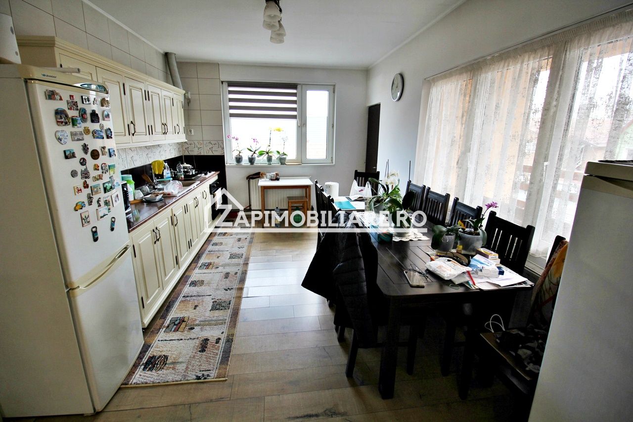 Casa 4 camere+spatiu comercial 420mp.6 bai,720mp teren — fotografia 8
