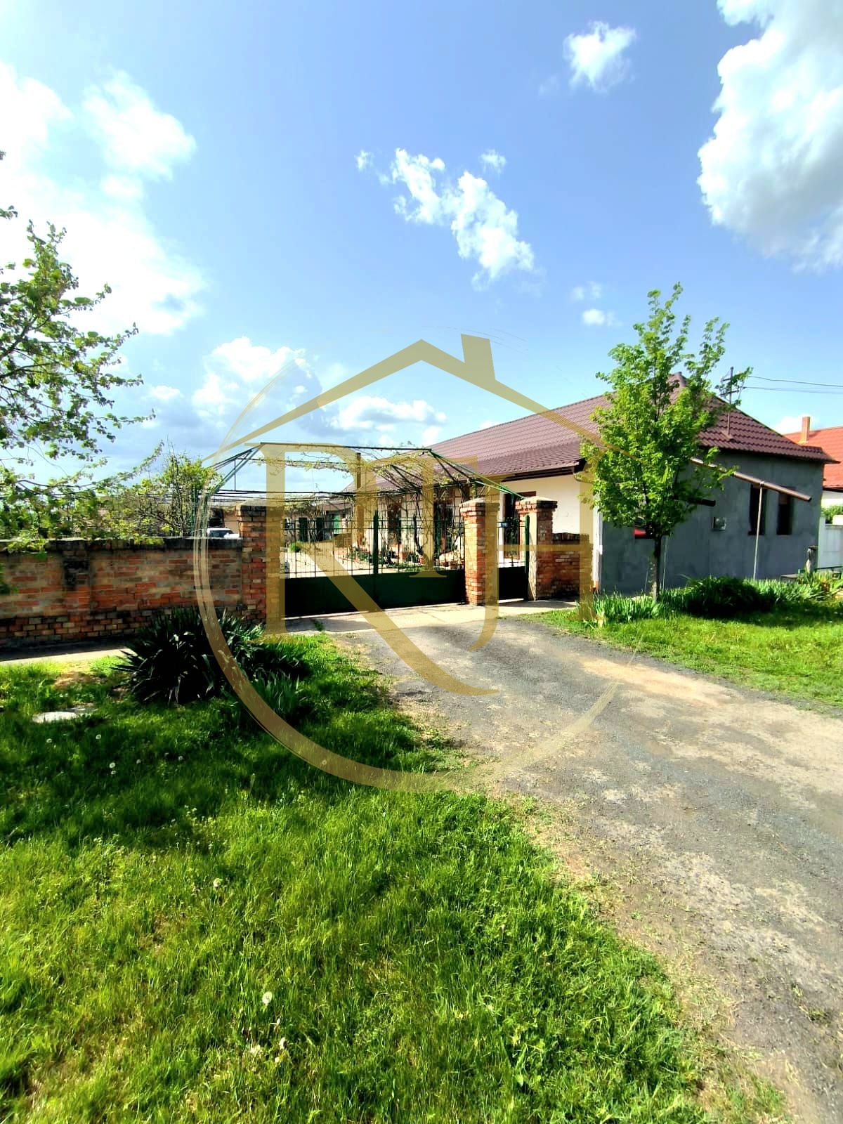Casa cu 5 camere, teren 1500 mp, Beregsau Mare 0% Comision pentru cumparator