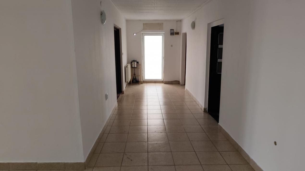 Casa  central Paulesti 450 mp s.c.  775 mp teren — fotografia 11