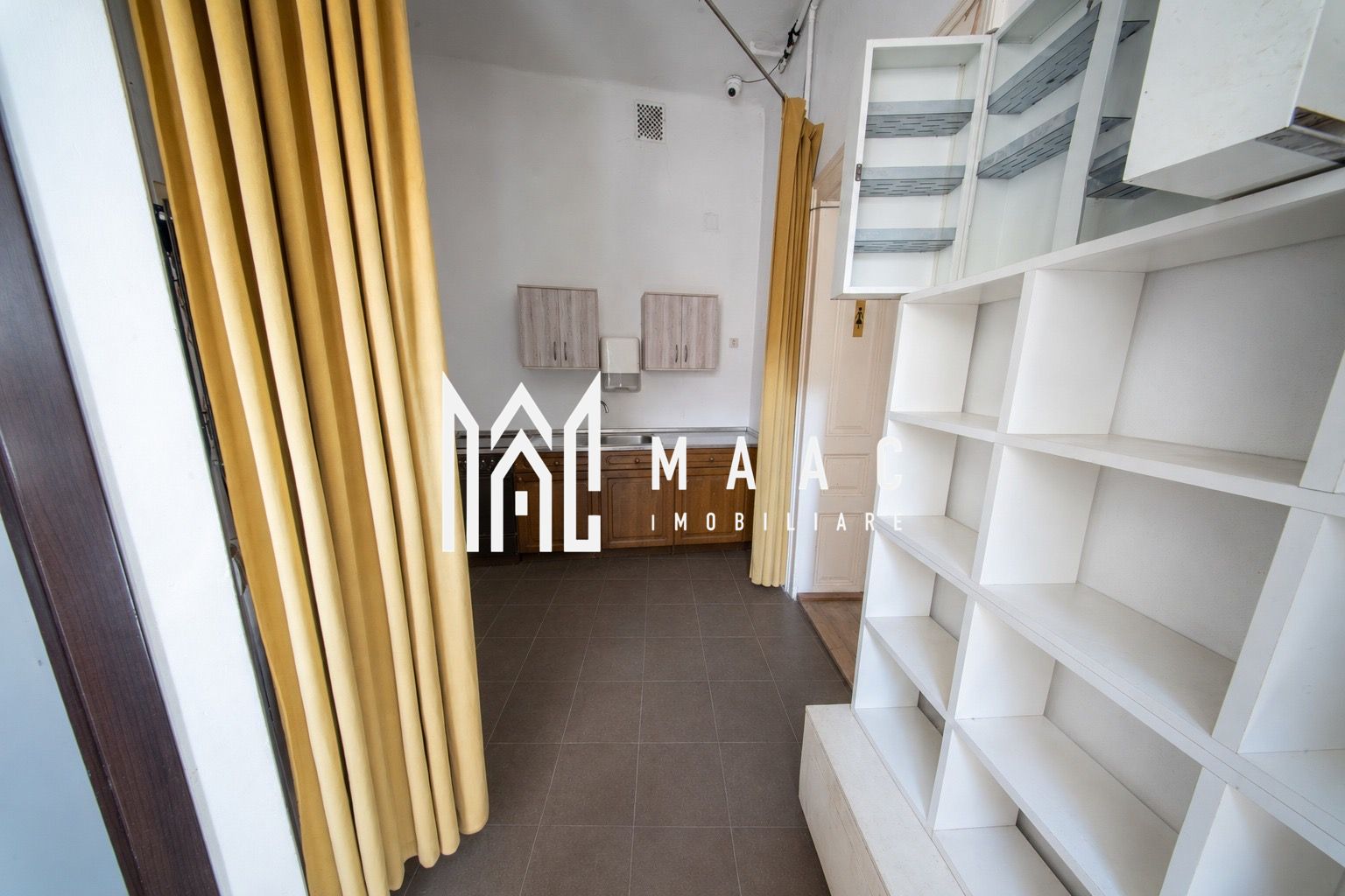Casă 6 camere | Ultracentral Sibiu | 280 mp, curte proprie — fotografia 3
