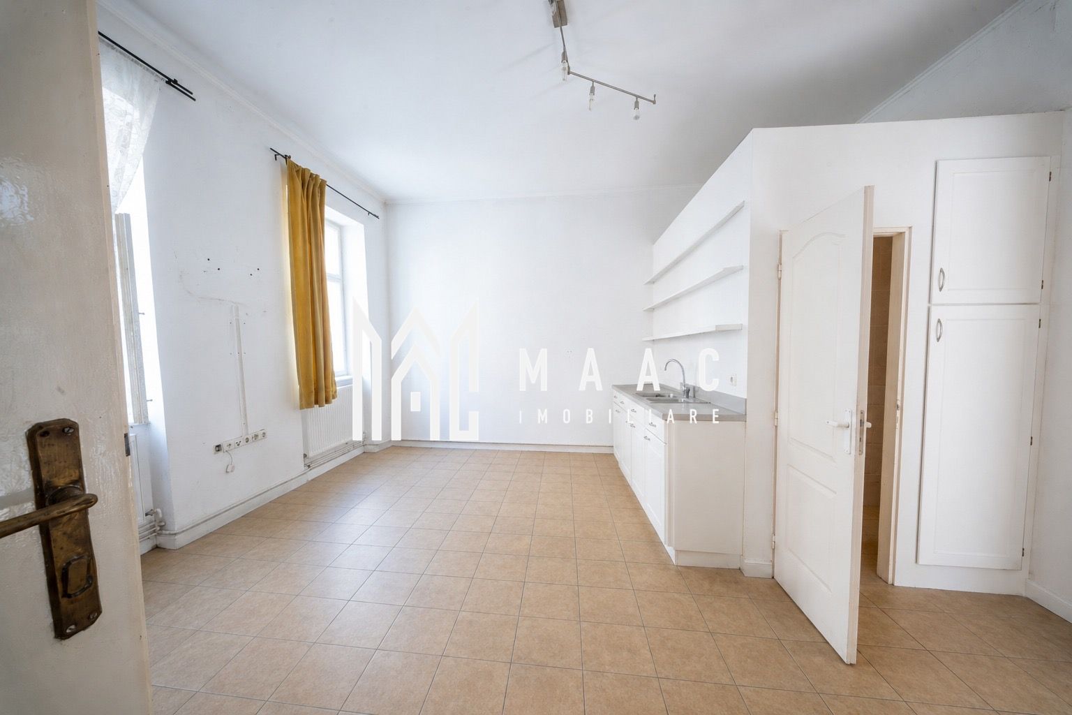 Casă 6 camere | Ultracentral Sibiu | 280 mp, curte proprie — fotografia 7