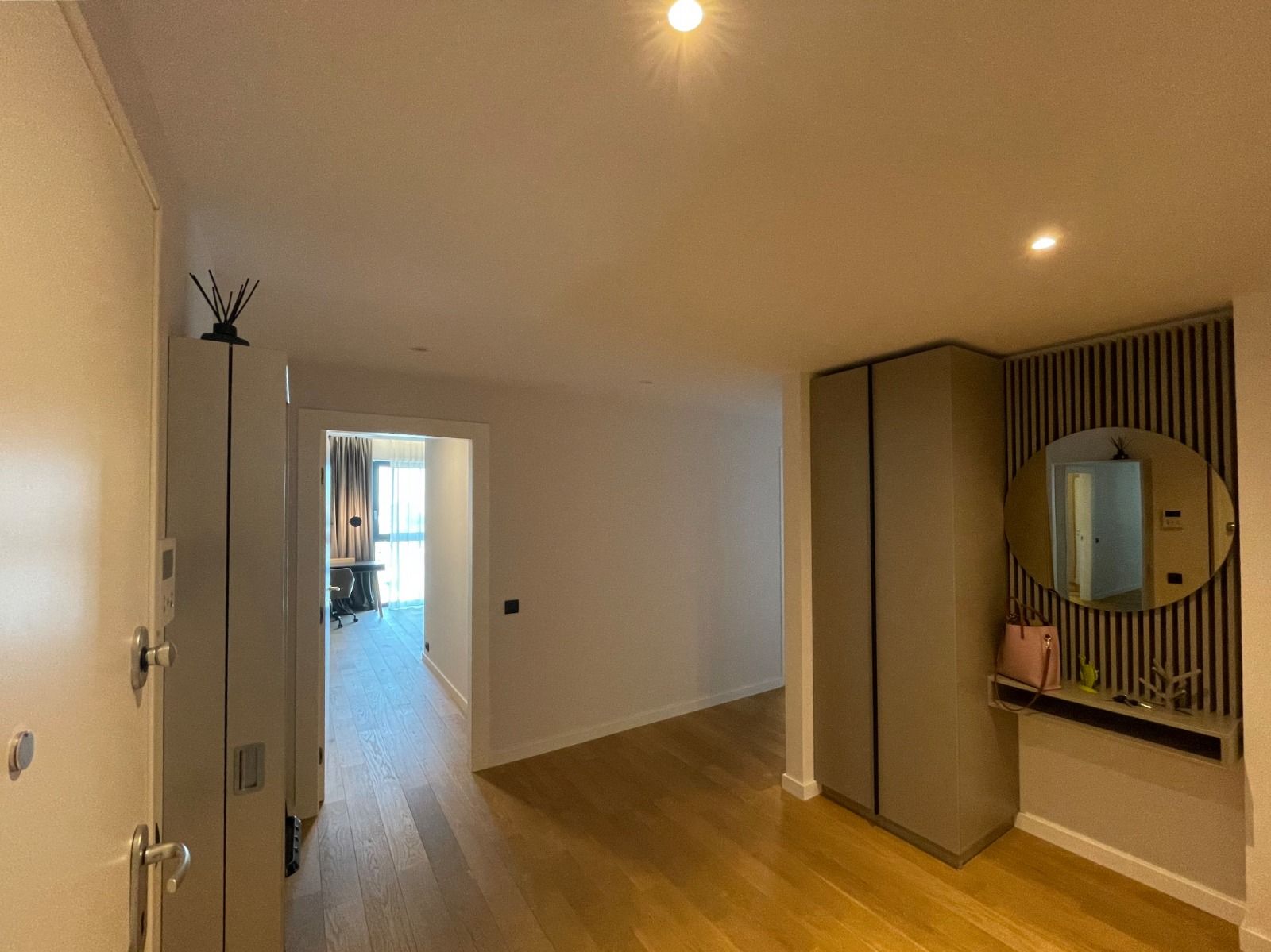 One Herastrau Towers | Zona de dressing | Apartament exclusivist | Lux — fotografia 13